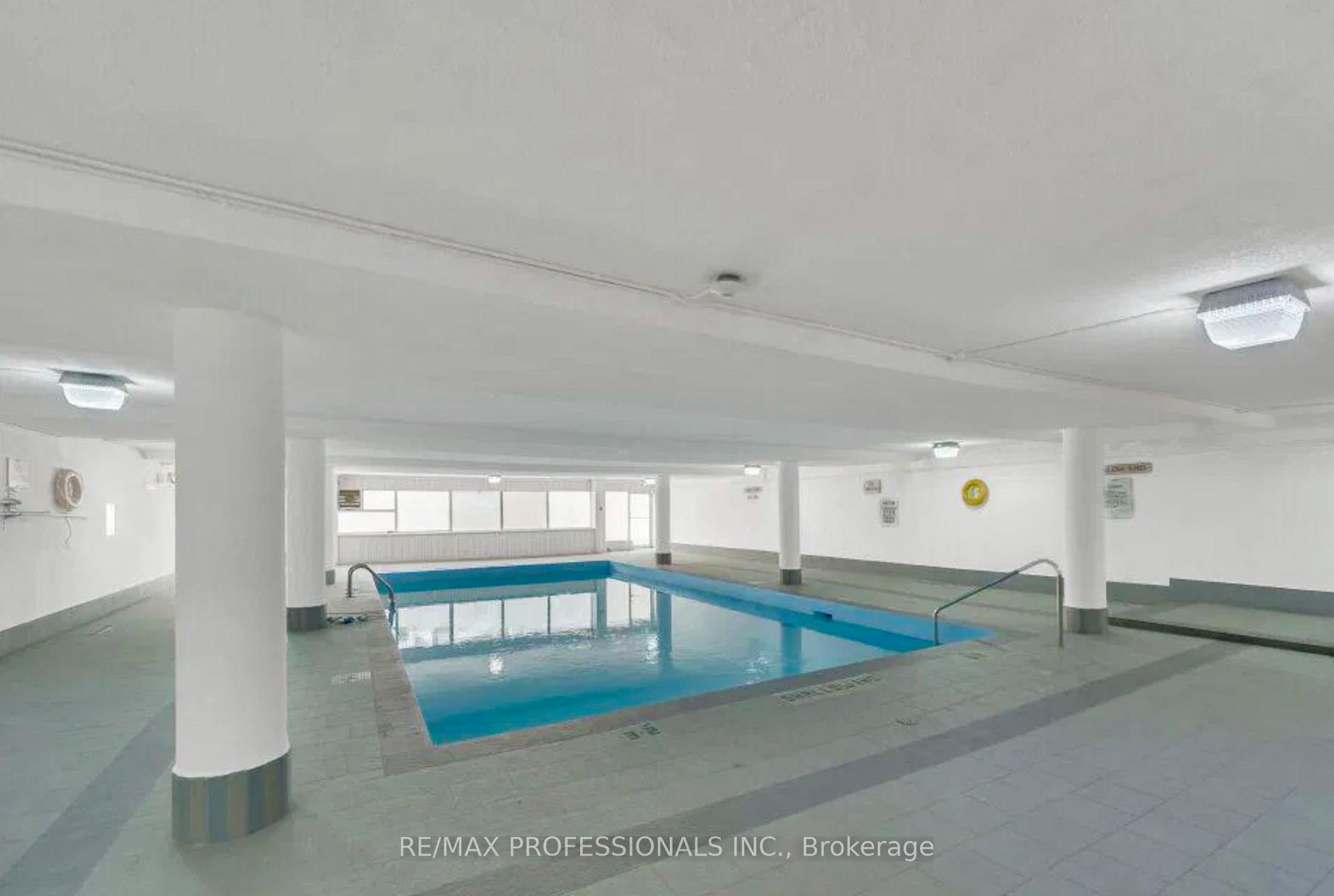 3 Bedrooms Condo at 2095 Roche,  Mississauga For sale