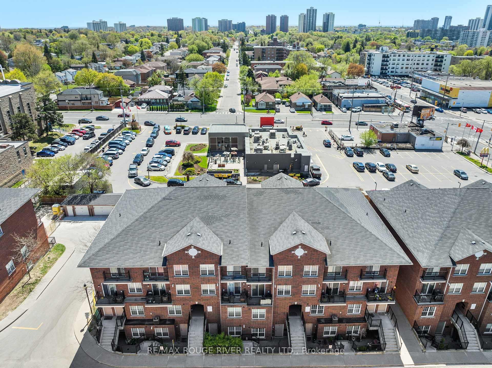 3 Bedrooms Condo at 25 Strangford, Toronto For sale