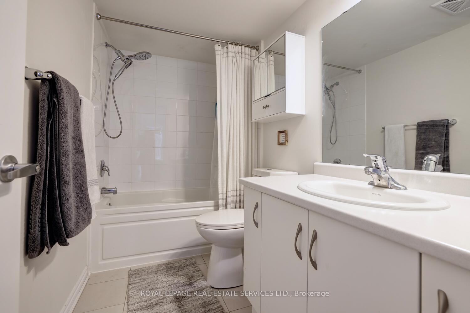 2 Bedrooms Condo at 100 Long Branch,  Toronto For sale