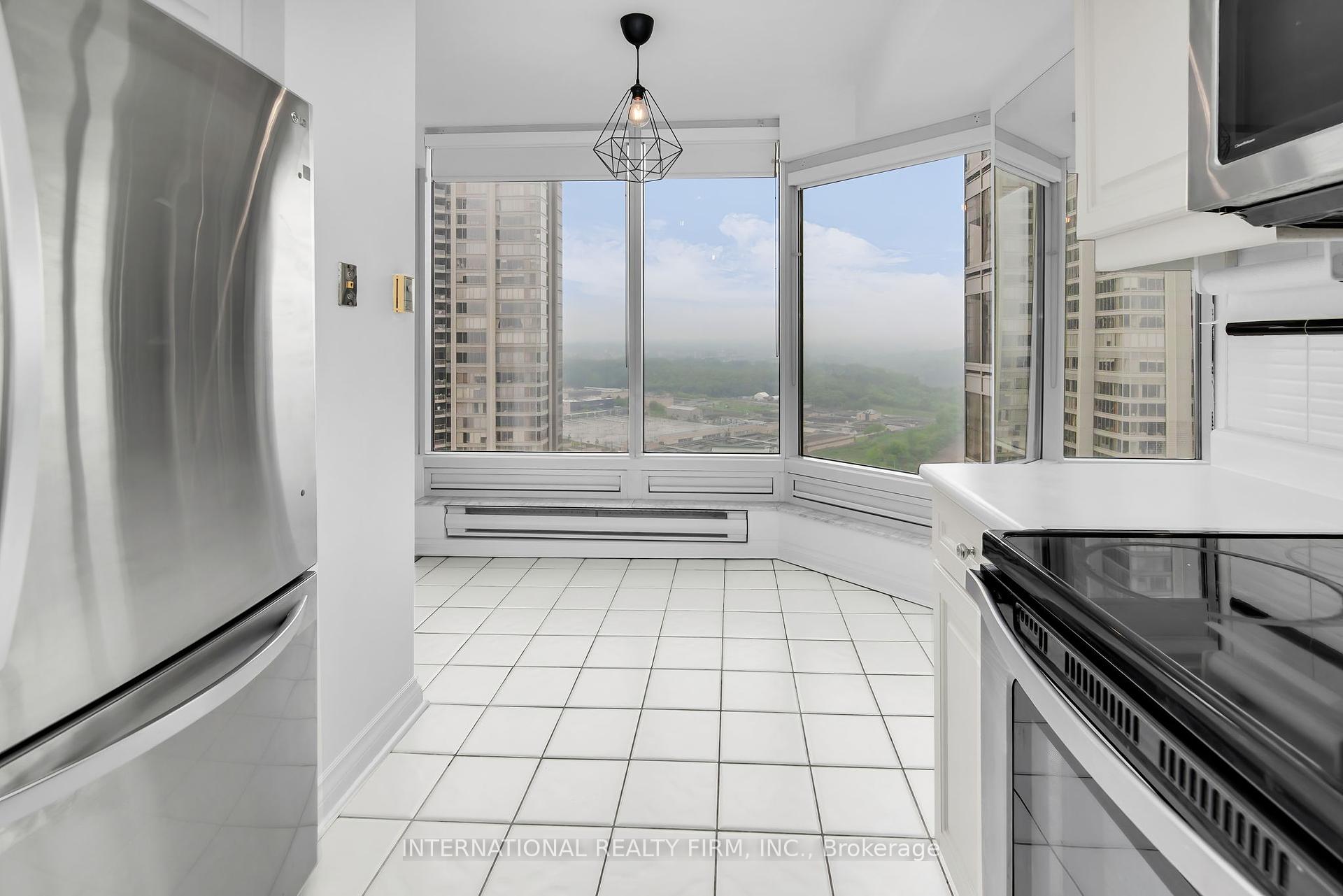 1 Bedroom Condo at 1 Palace Pier, Toronto For sale