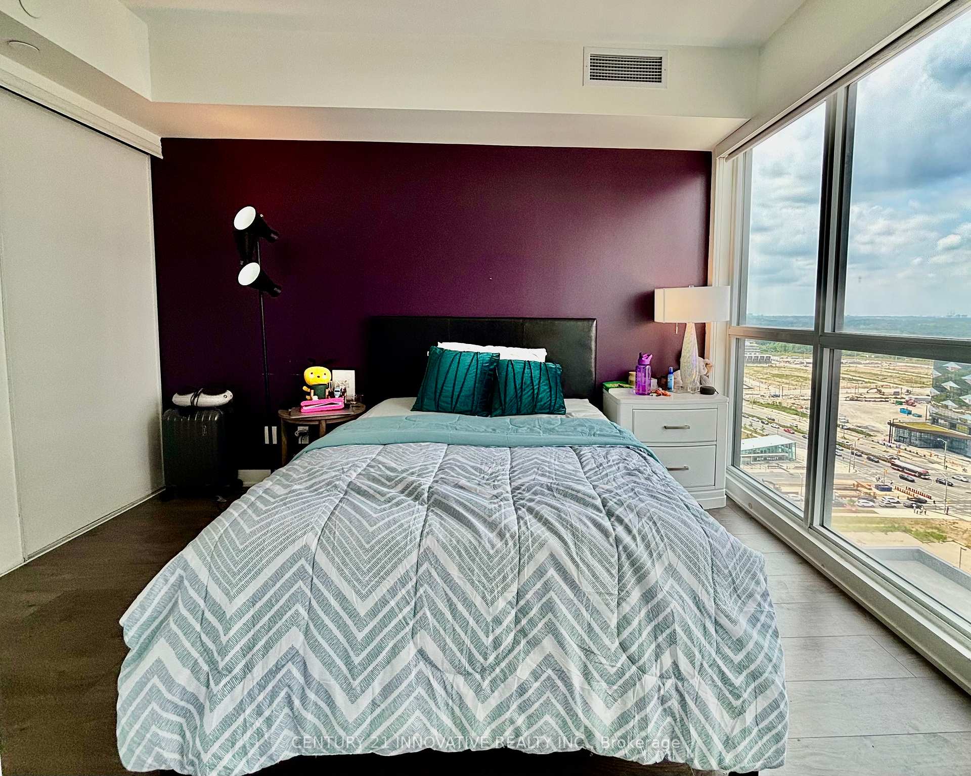 1 Bedroom Condo at 2 Sonic, Toronto For sale