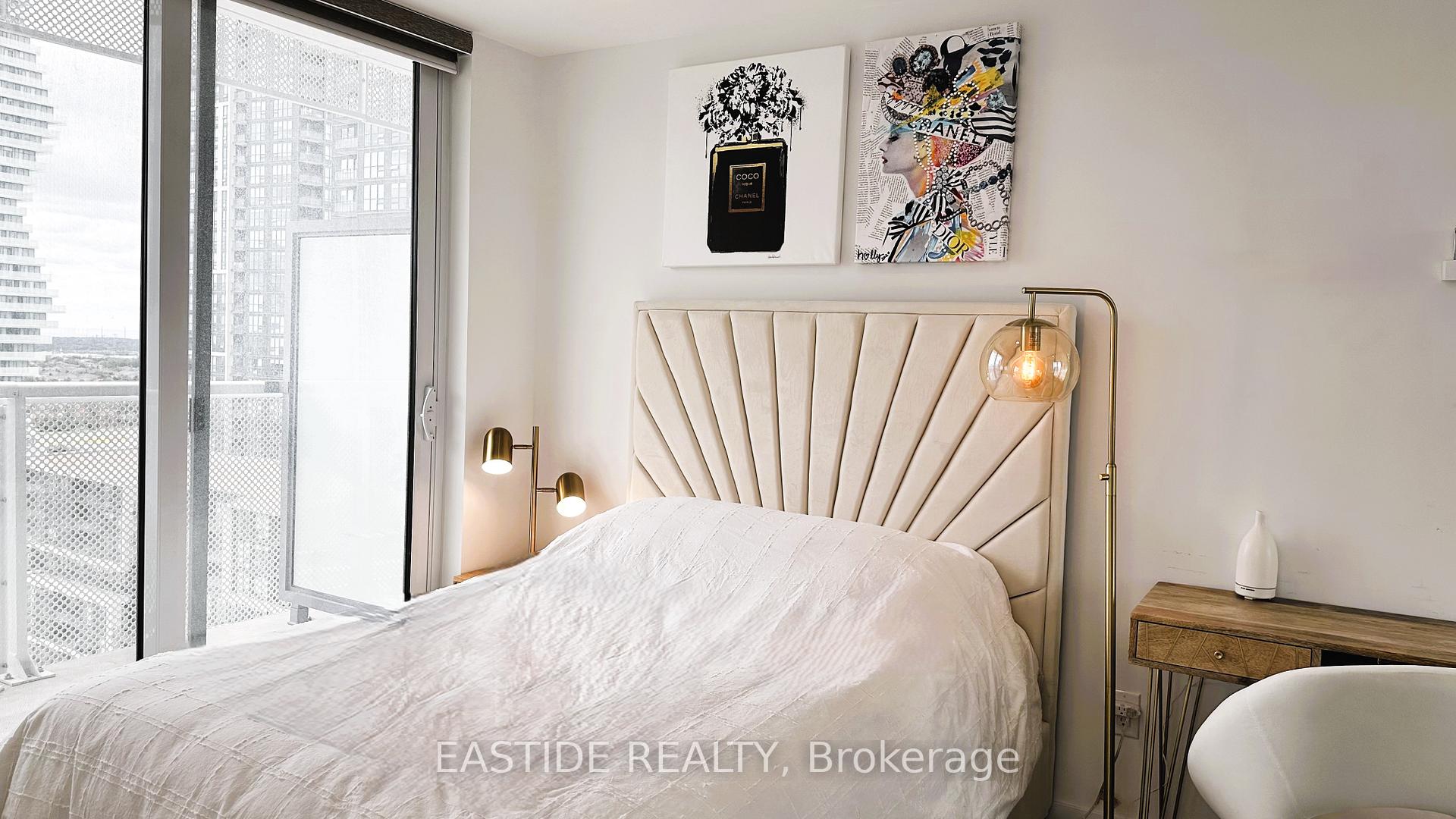 3 Bedrooms Condo at 4065 Confederation, Mississauga For sale