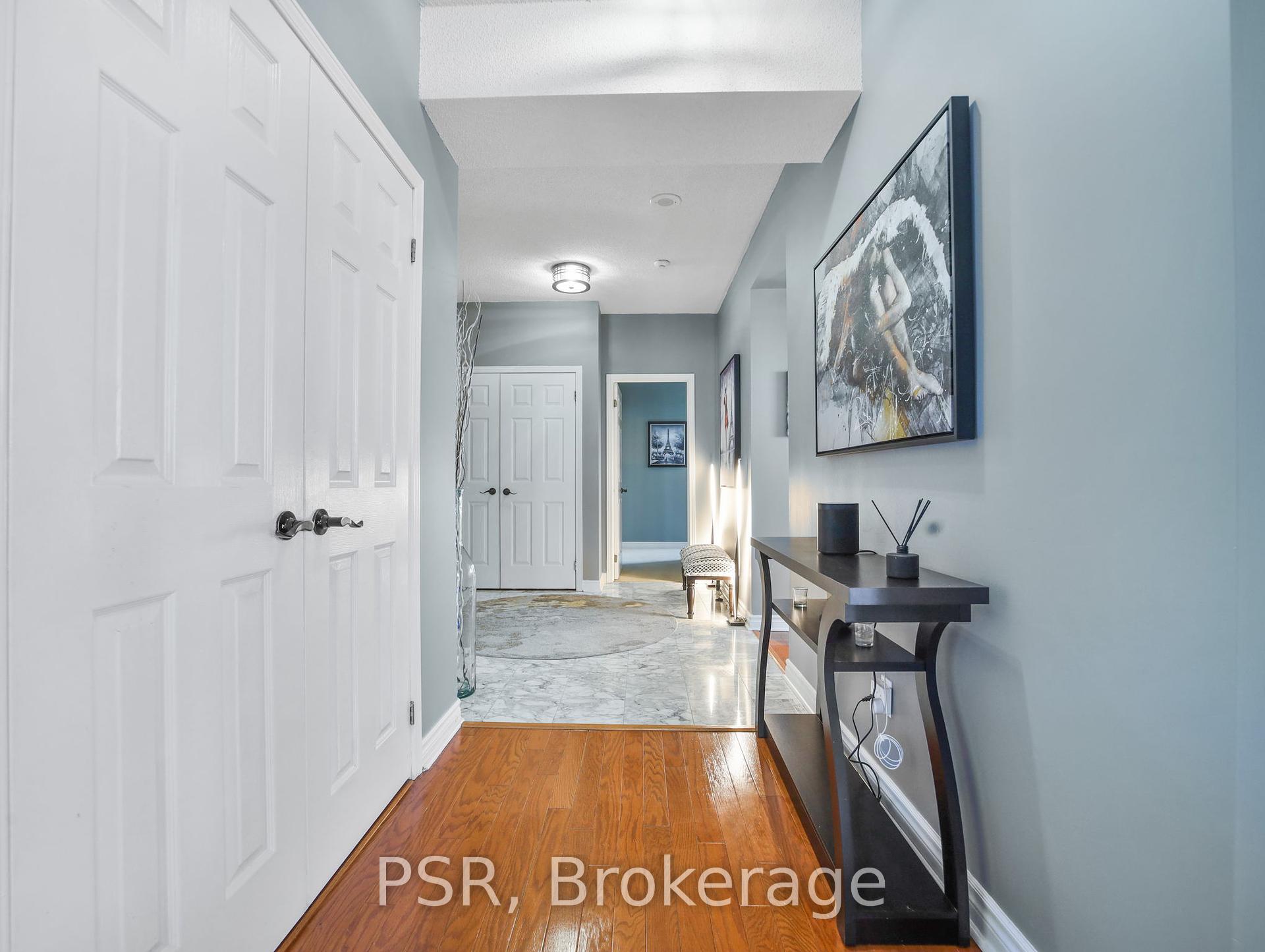 2 Bedrooms Condo at 67 Caroline,  Hamilton For sale