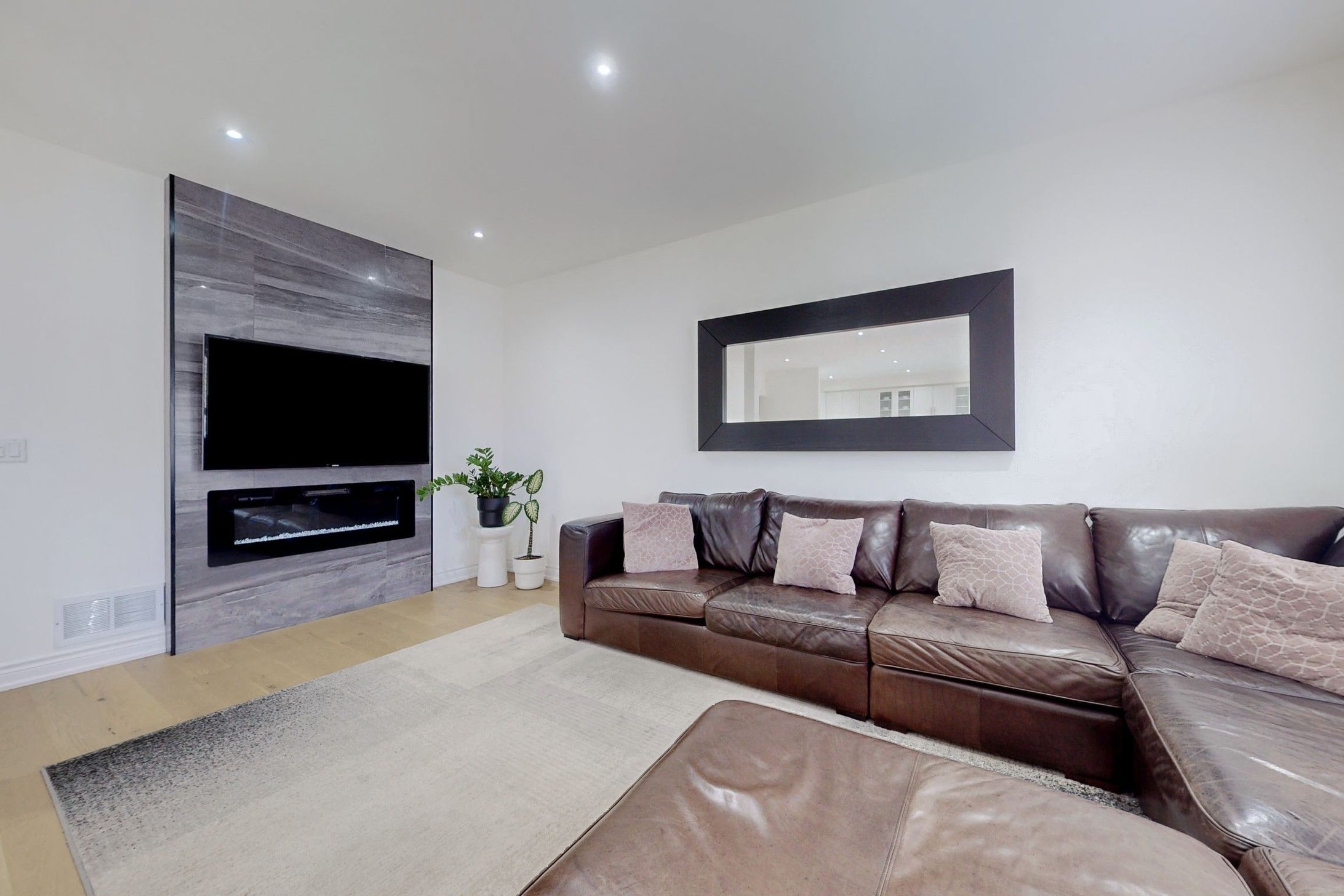 176 Kale Crescent Main