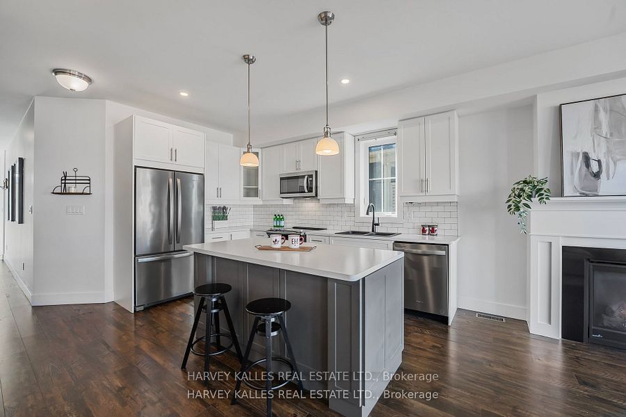 203 Yellow Birch Crescent, Blue Mountains, ON L9Y 0Z3