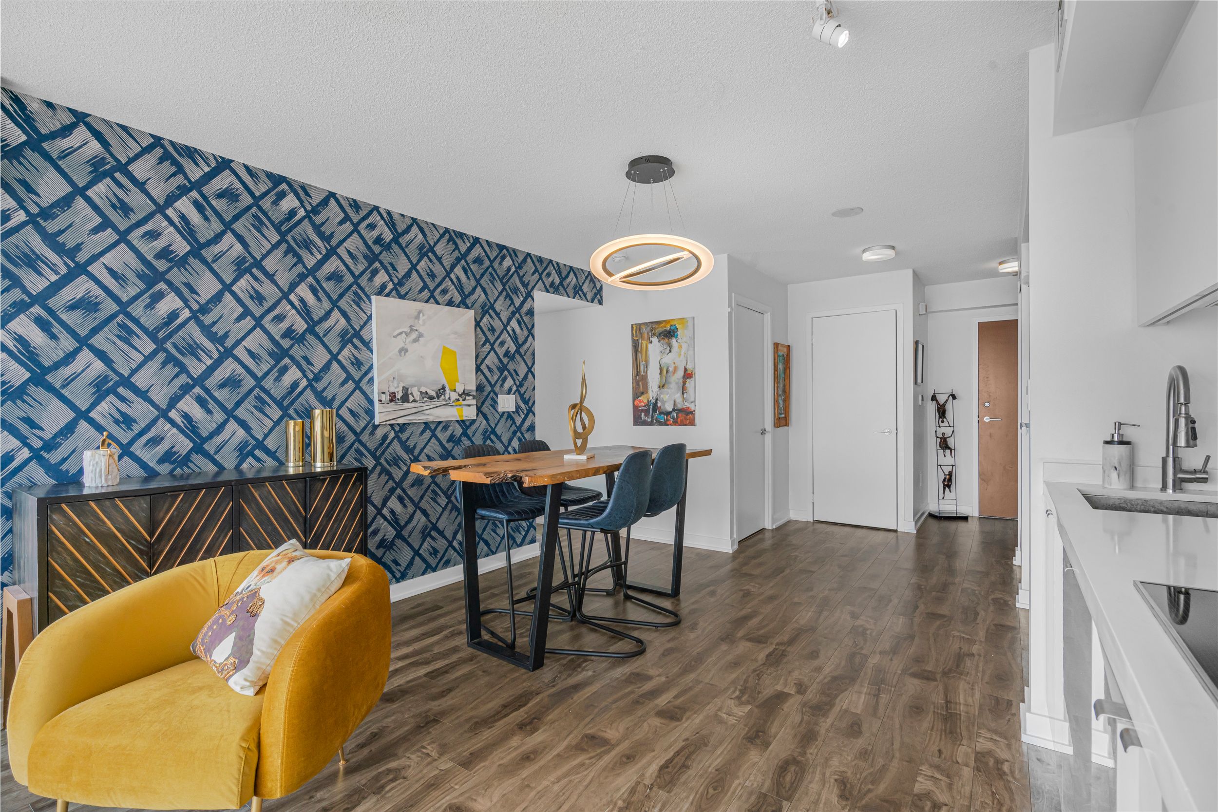 21 Iceboat Terrace 2909