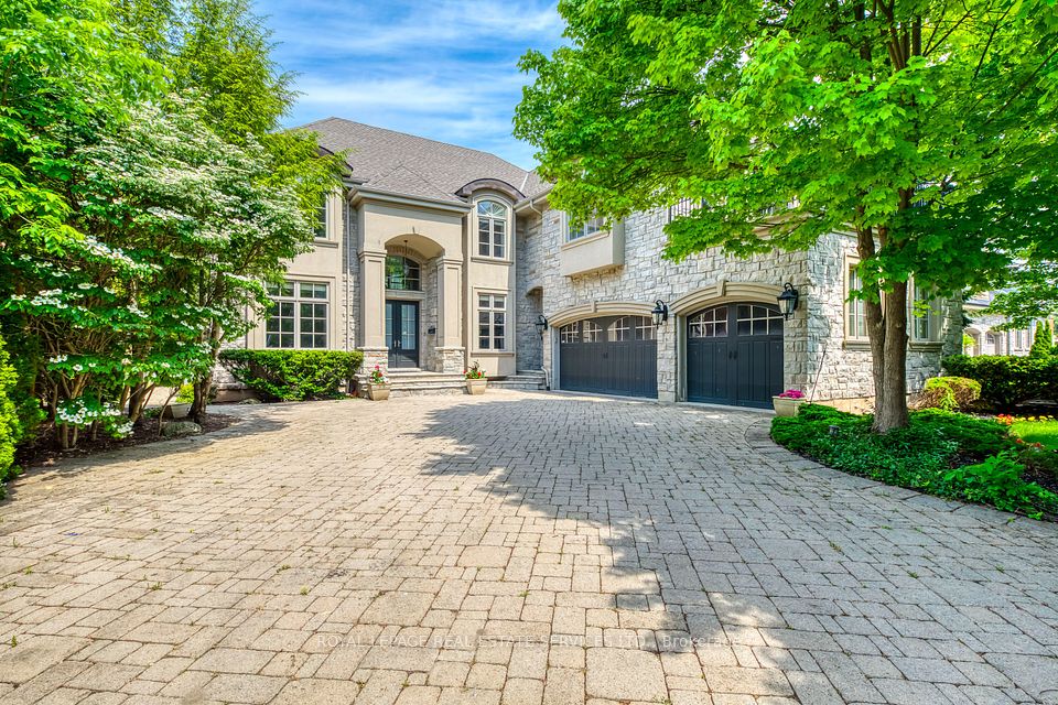 3341 Lakeshore