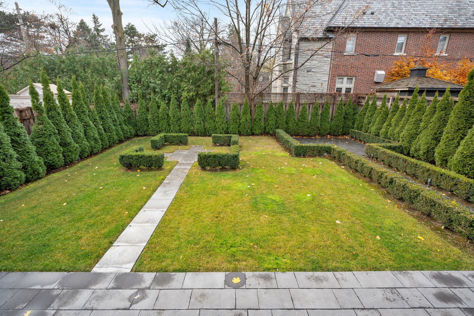474 Russell Hill Road