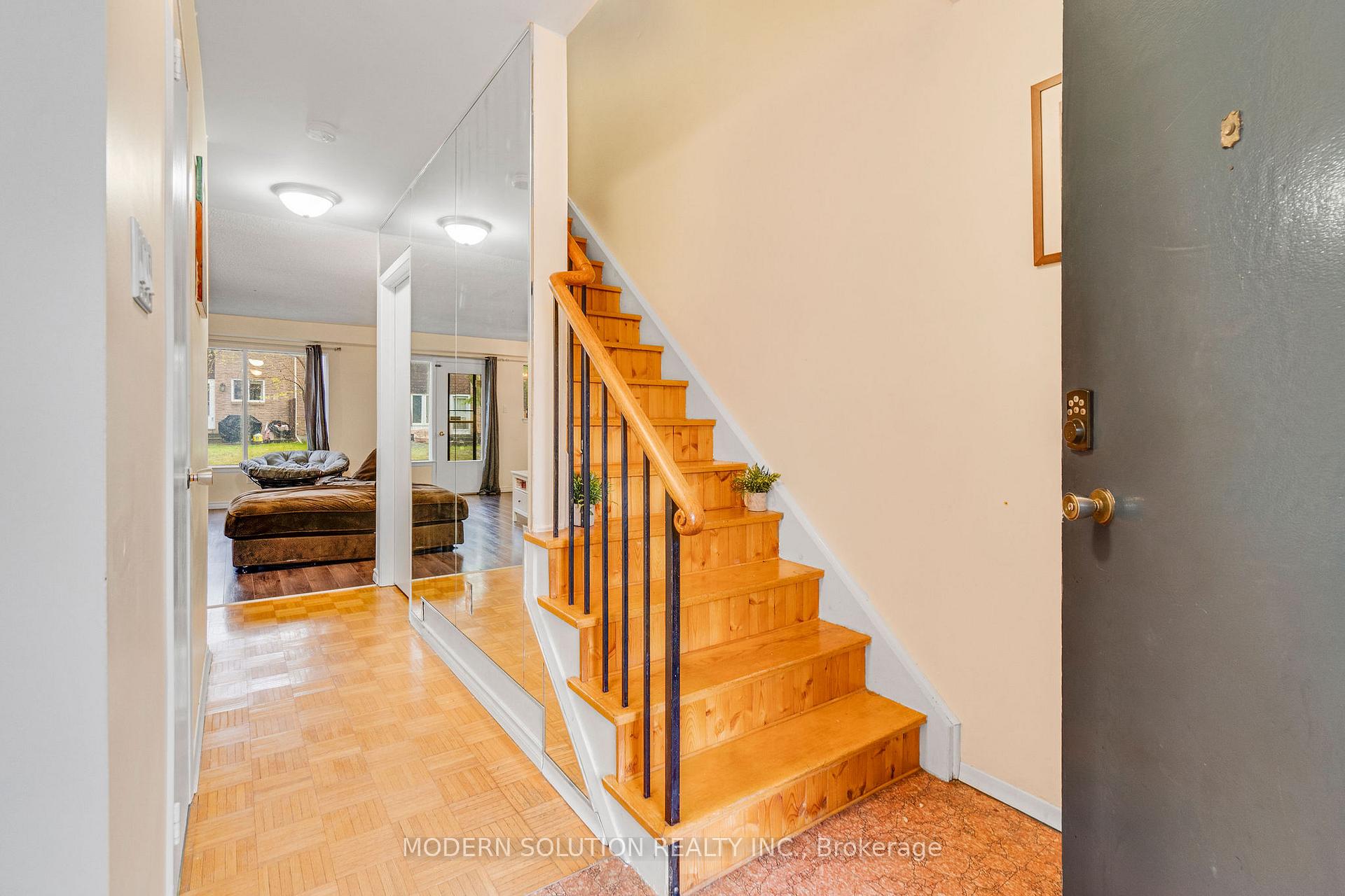3 Bedrooms Condo at 341 Military, Toronto For sale