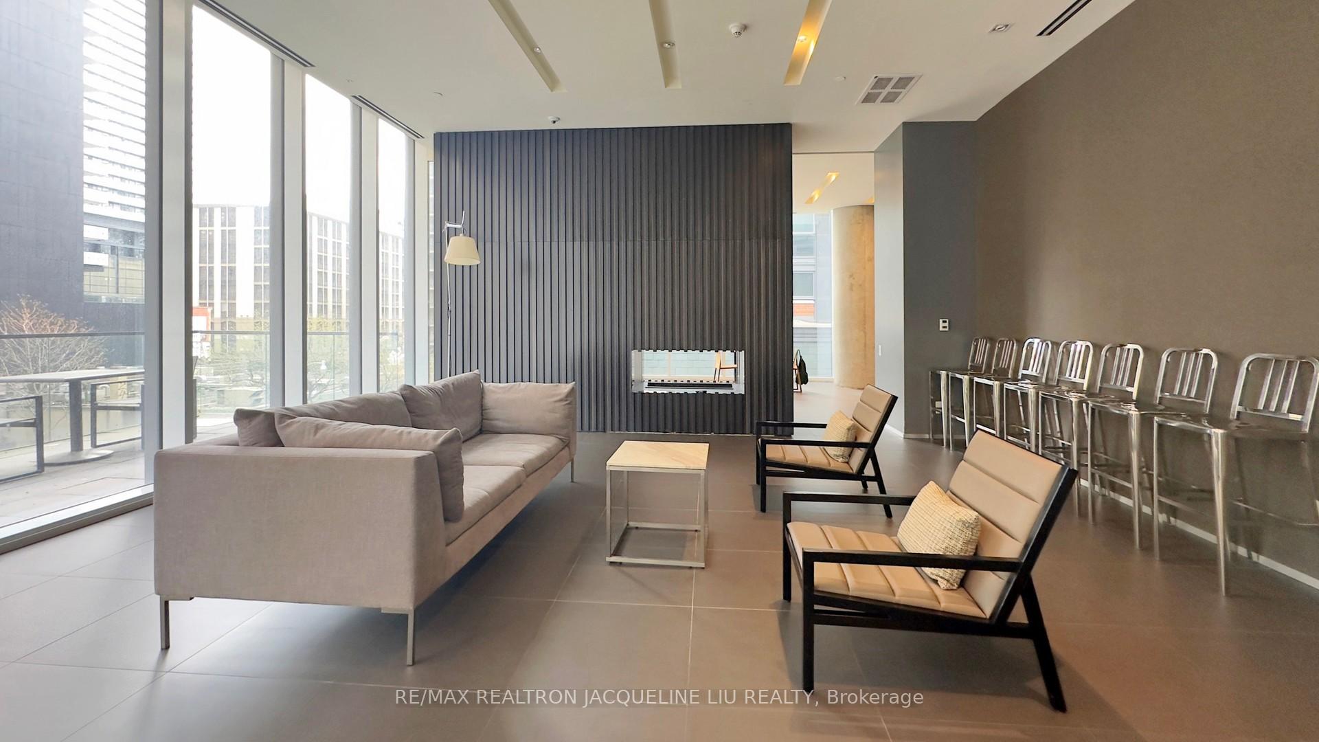 1 Bedroom Condo at 15 Grenville, Toronto For sale