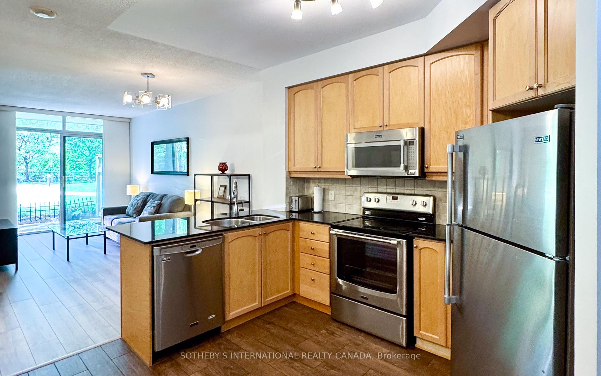 2 Bedrooms Condo at 70 Absolute, Mississauga For sale