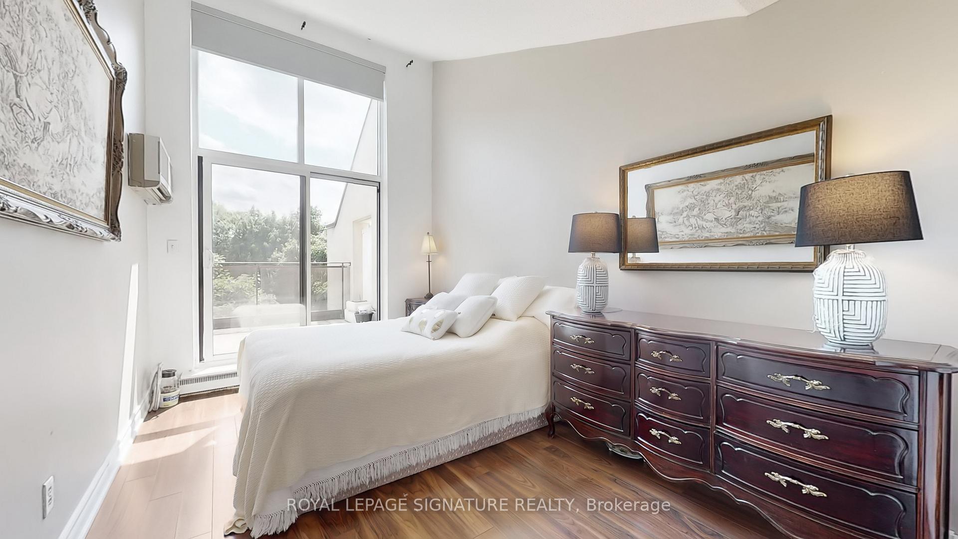 4 Bedrooms Condo at 20 Moonstone, Toronto For sale