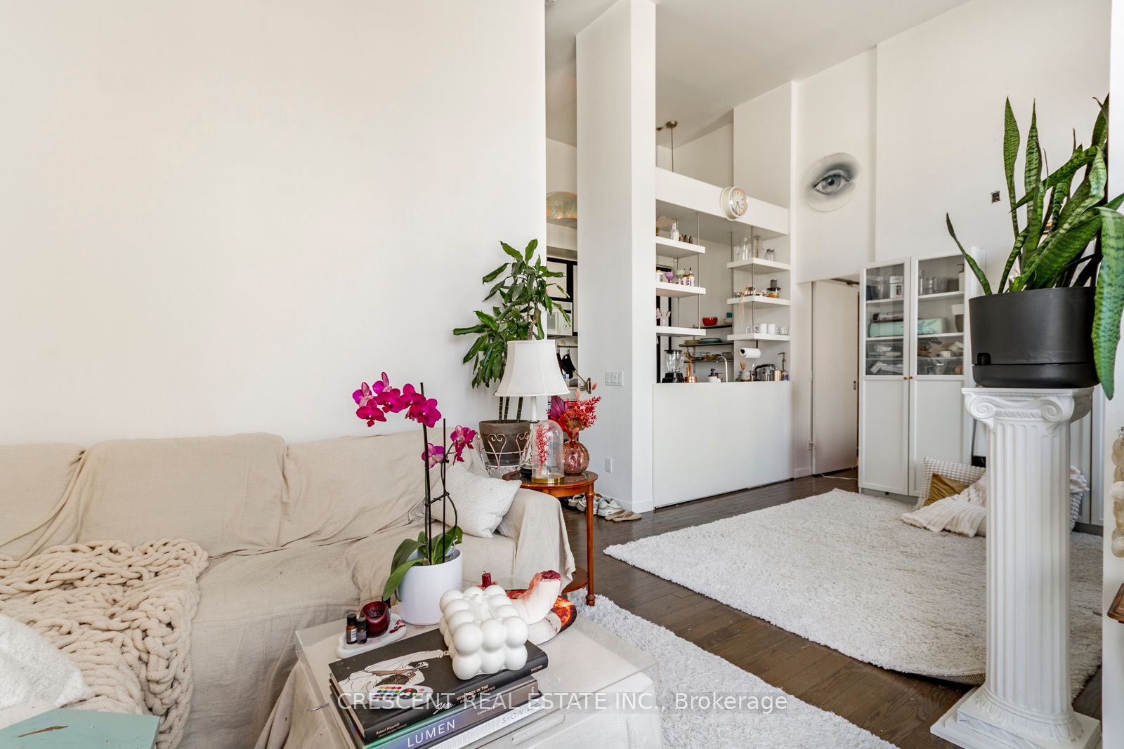 915 King Street W, #208