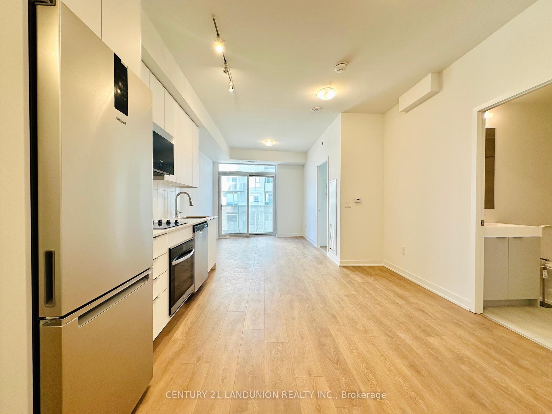 2 Bedrooms Condo at 10 Abeja, Vaughan For sale