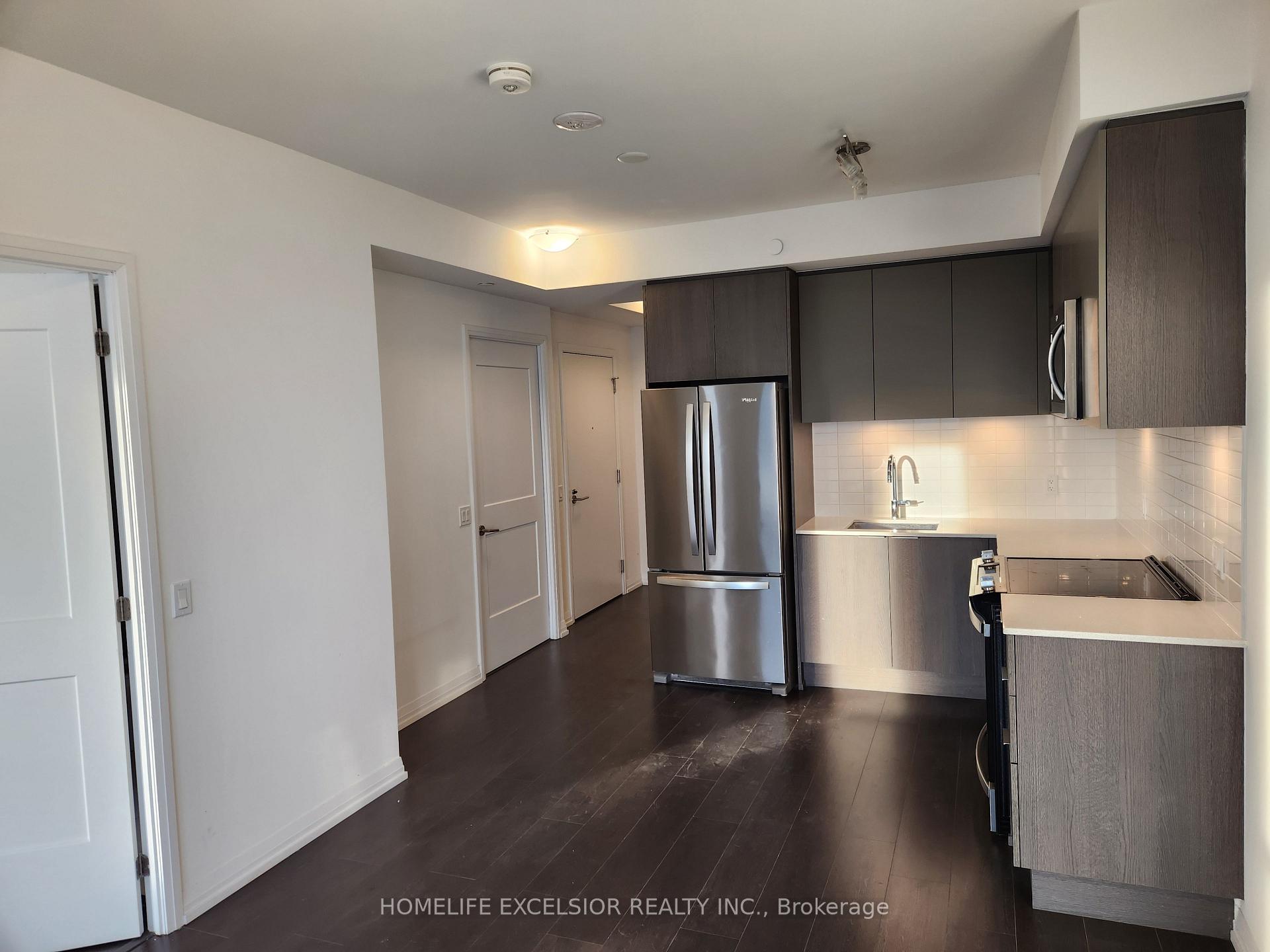 2 Bedrooms Condo at 50 Dunfield, Toronto For sale
