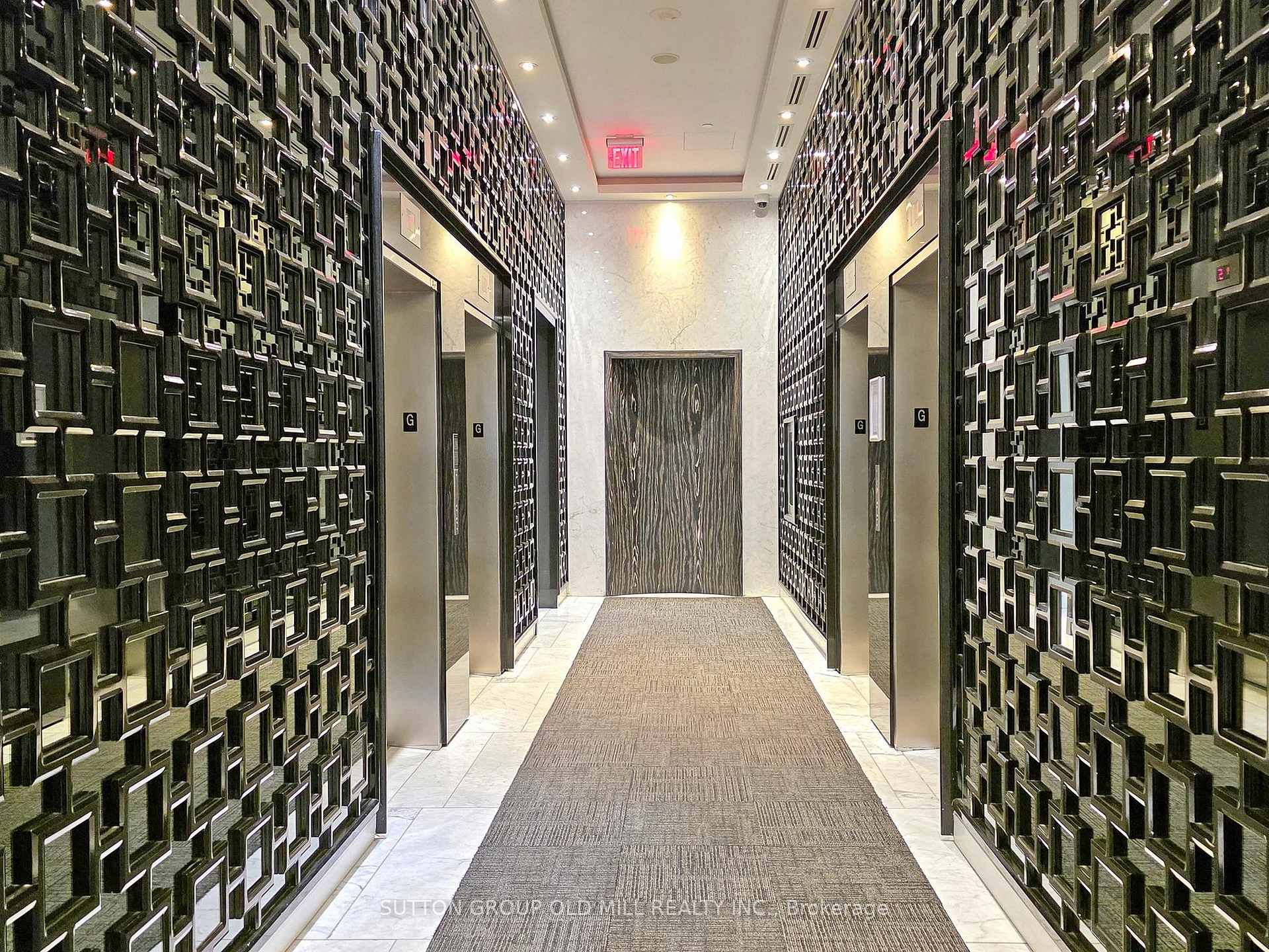 3 Bedrooms Condo at 90 Park Lawn, Toronto For sale