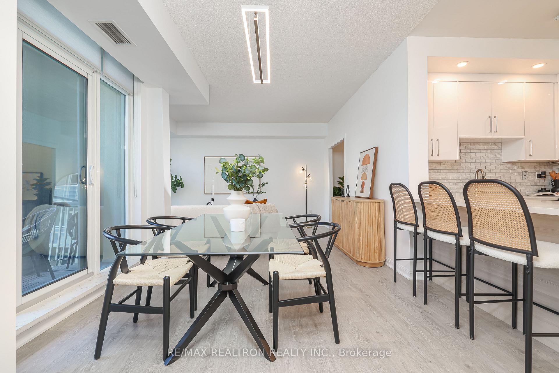 2 Bedrooms Condo at 21 Grand Magazine, Toronto For sale