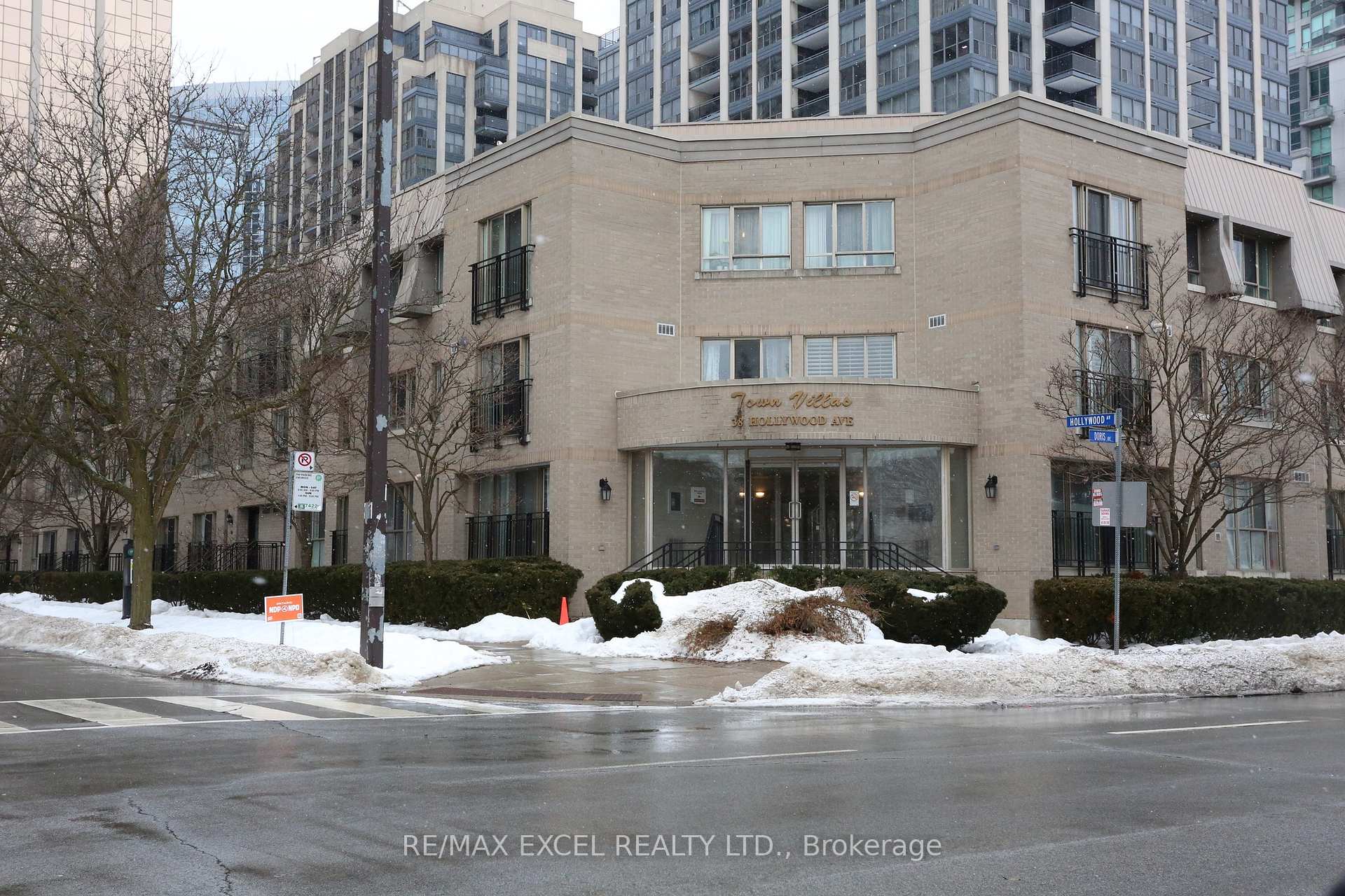 2 Bedrooms Condo at 38 Hollywood, Toronto For sale