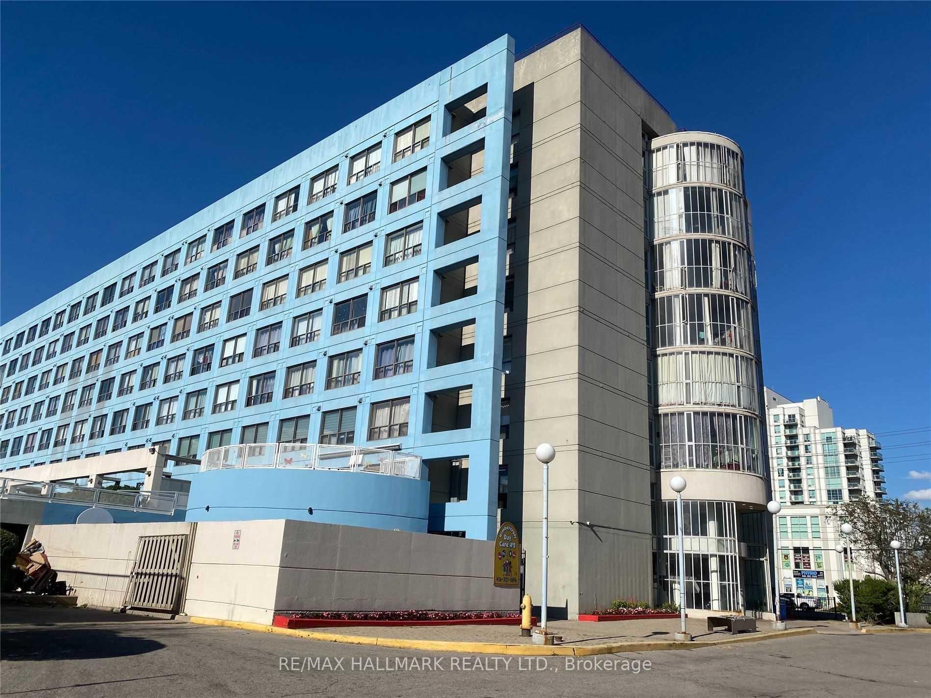 3 Bedrooms Condo at 39 Kimbercroft, Toronto For sale