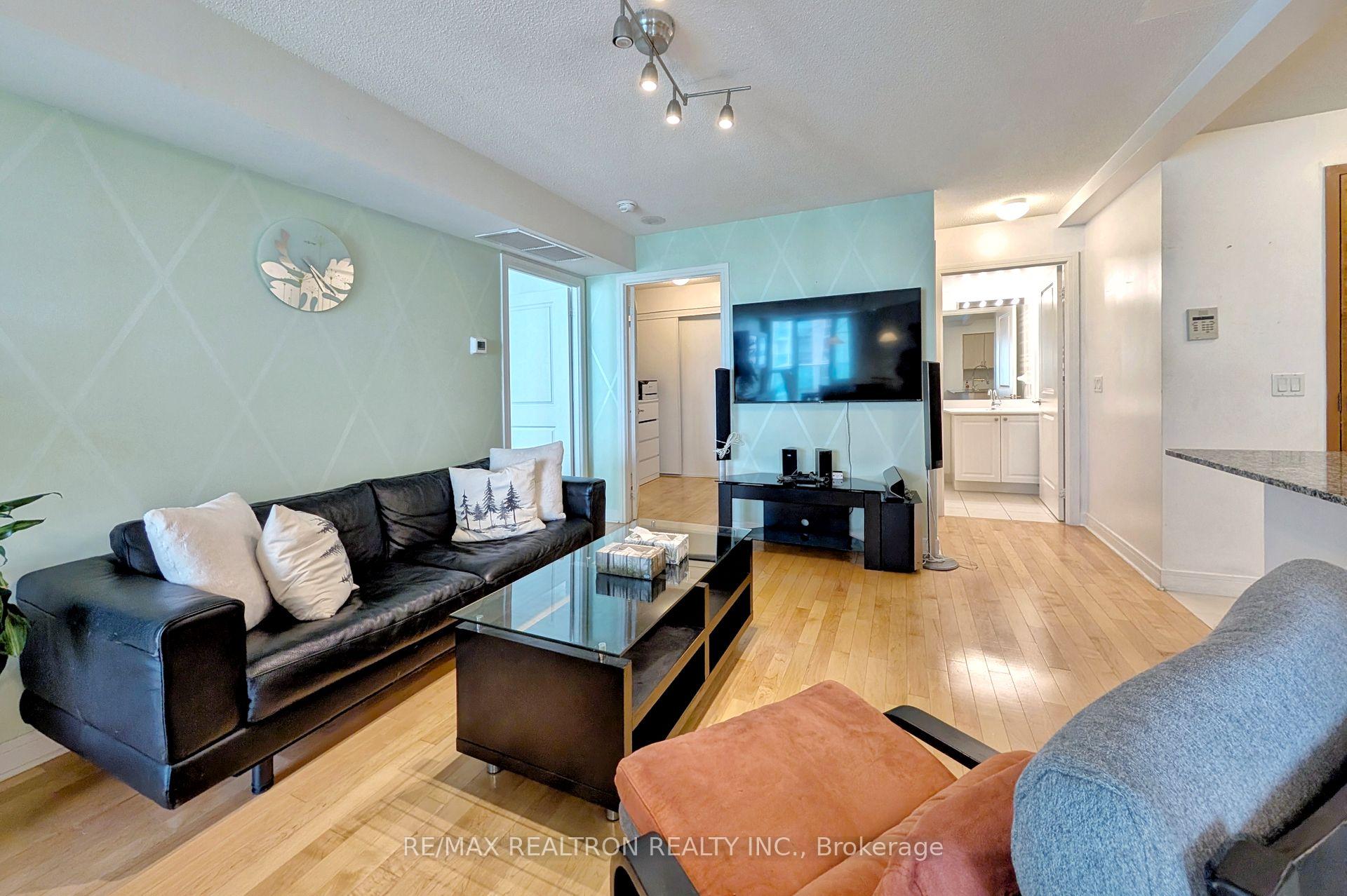 3 Bedrooms Condo at 35 Bales, Toronto For sale
