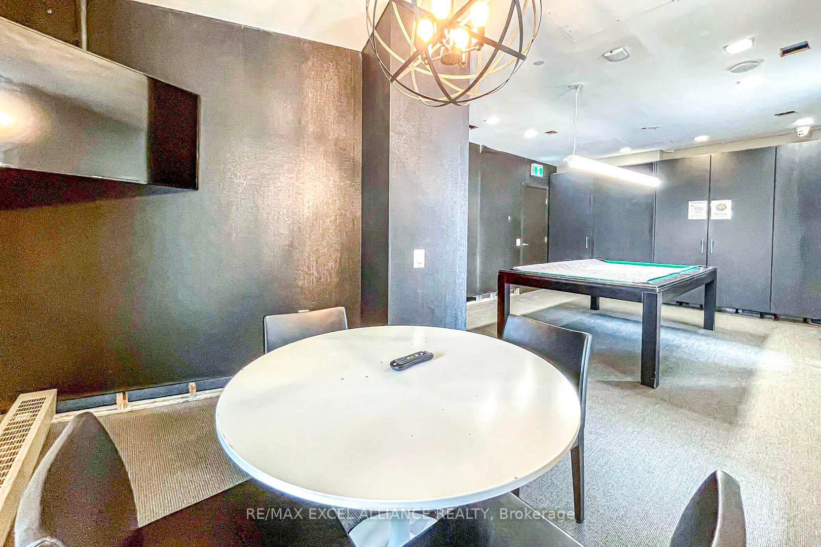2 Bedrooms Condo at 75 Queens Wharf,  Toronto For sale