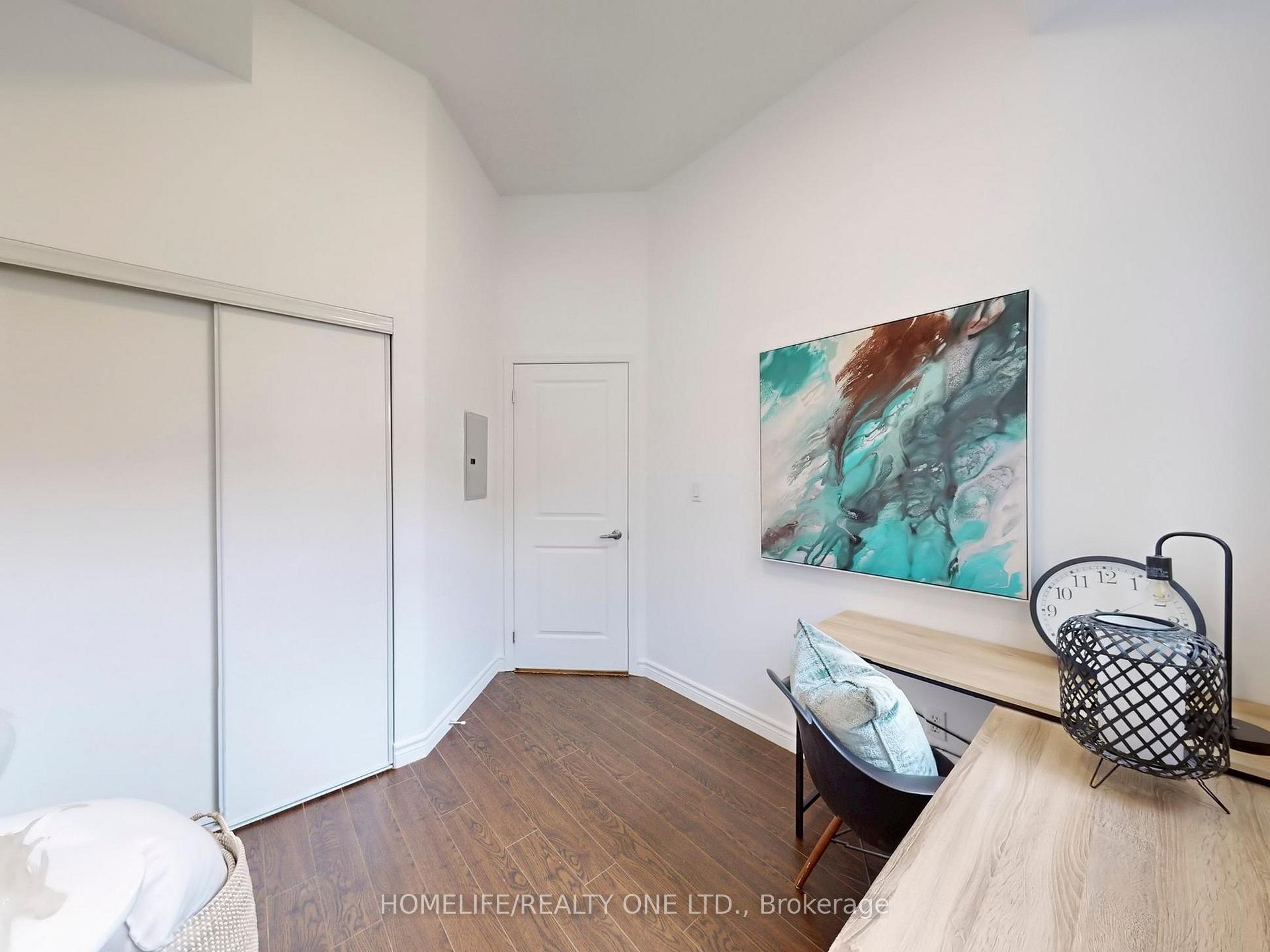 3 Bedrooms Condo at 21 Ruttan, Toronto For sale