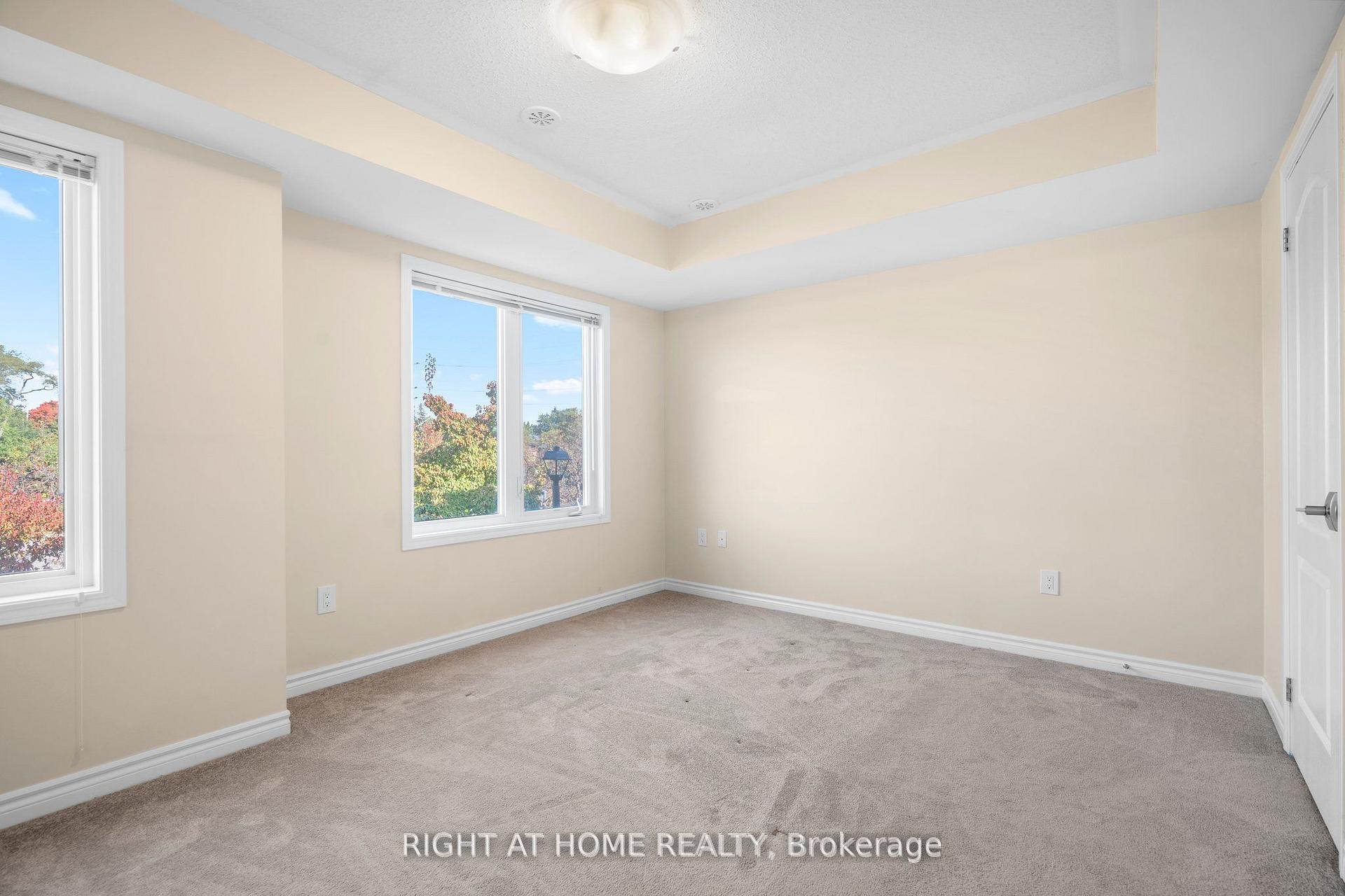 3 Bedrooms Condo at 25 Heron Park, Toronto For sale