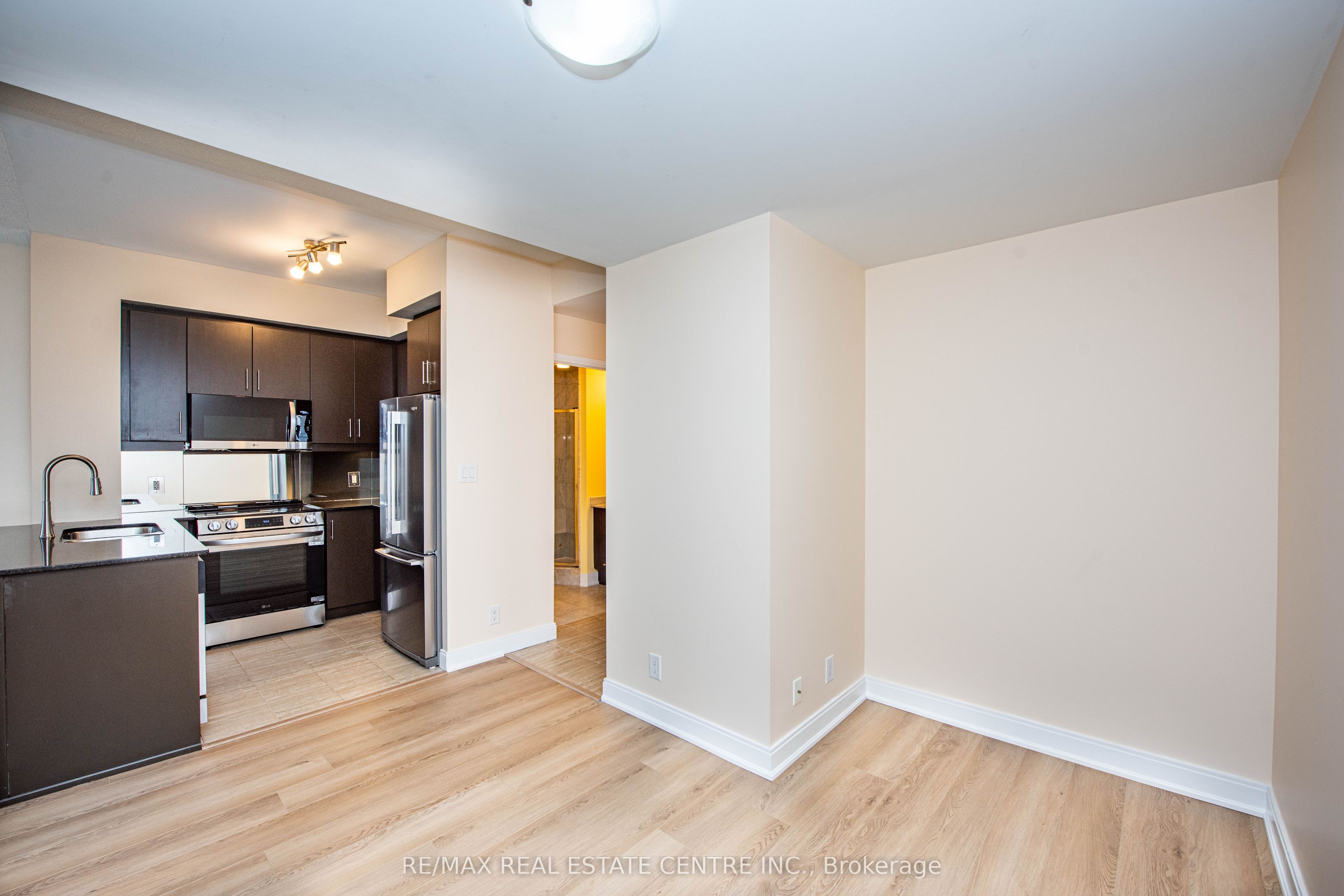 50 Absolute Avenue, #303