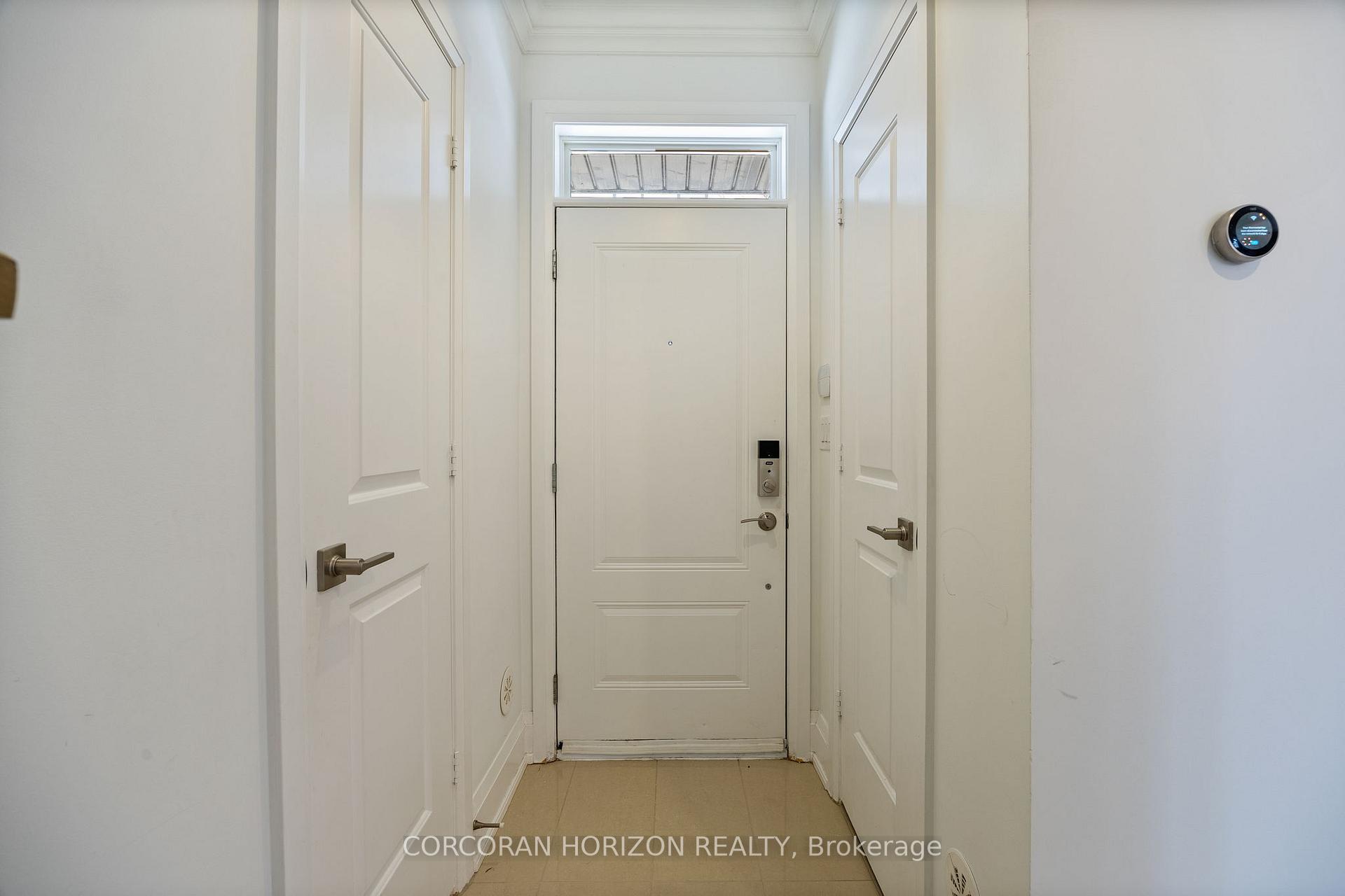 4 Bedrooms Condo at 9 Oakburn, Toronto For sale