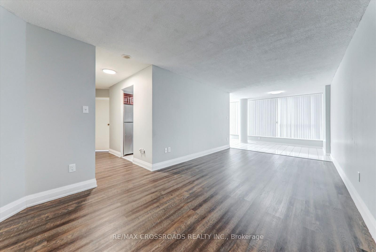 2 Bedrooms Condo at 1 Rowntree, Toronto For sale