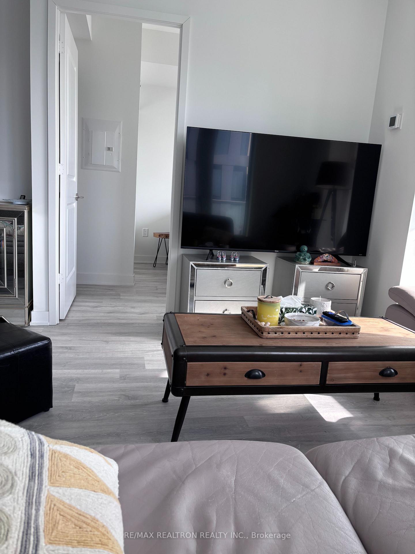 3 Bedrooms Condo at 100 Dalhousie, Toronto For sale