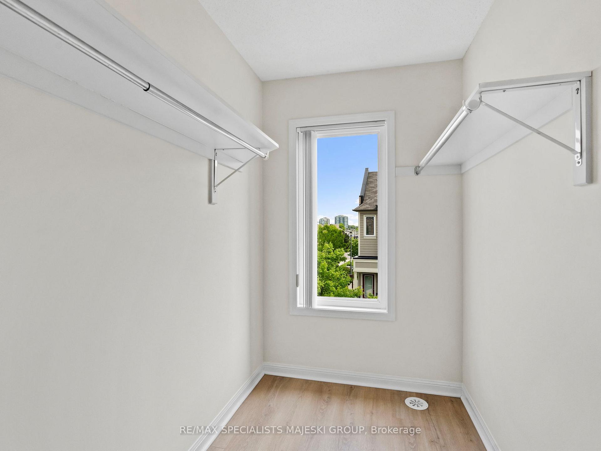 2 Bedrooms Condo at 2891 Rio, Mississauga For sale