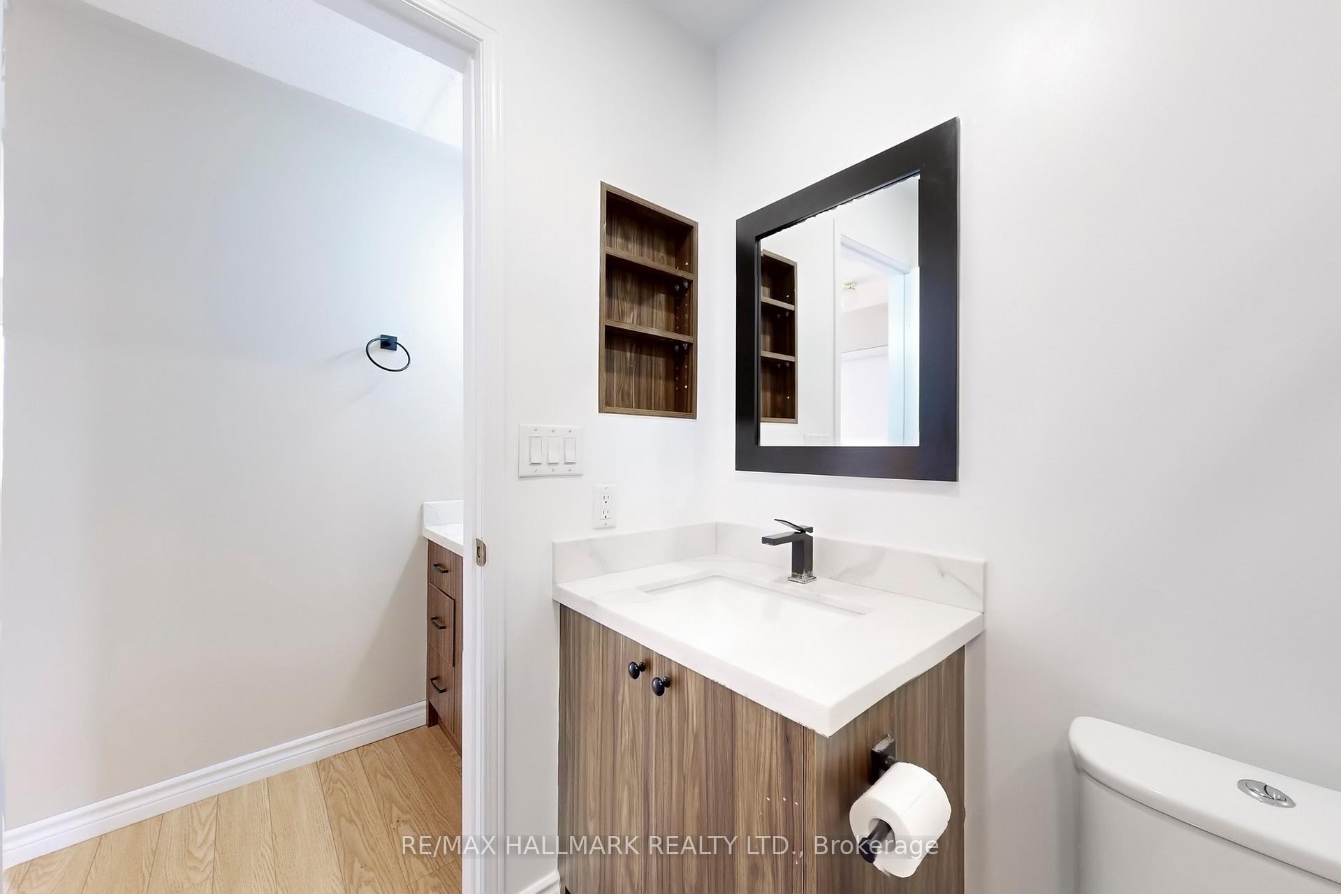 3 Bedrooms Condo at 83 Mondeo,  Toronto For sale