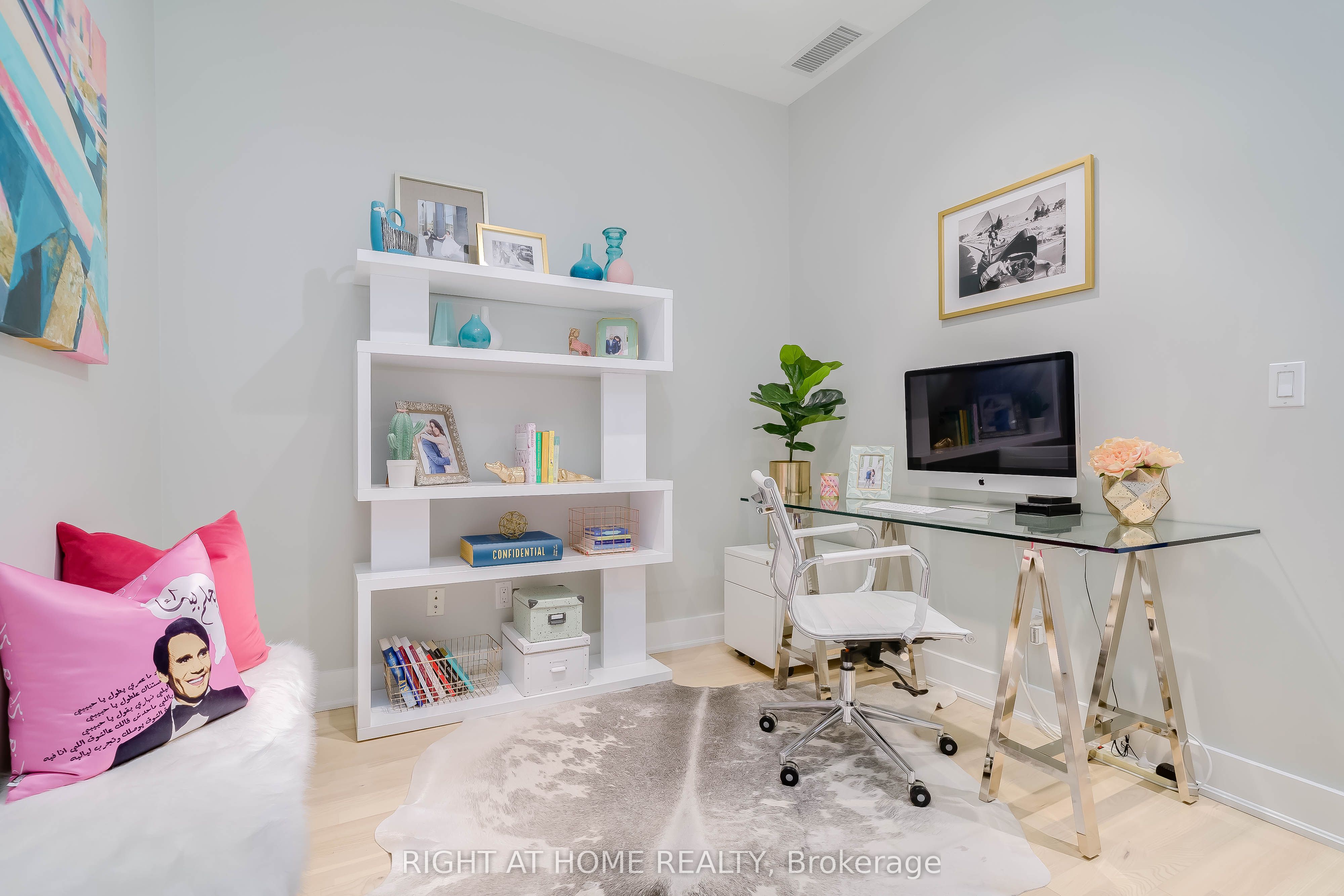 637 Lake Shore Boulevard W, #1020