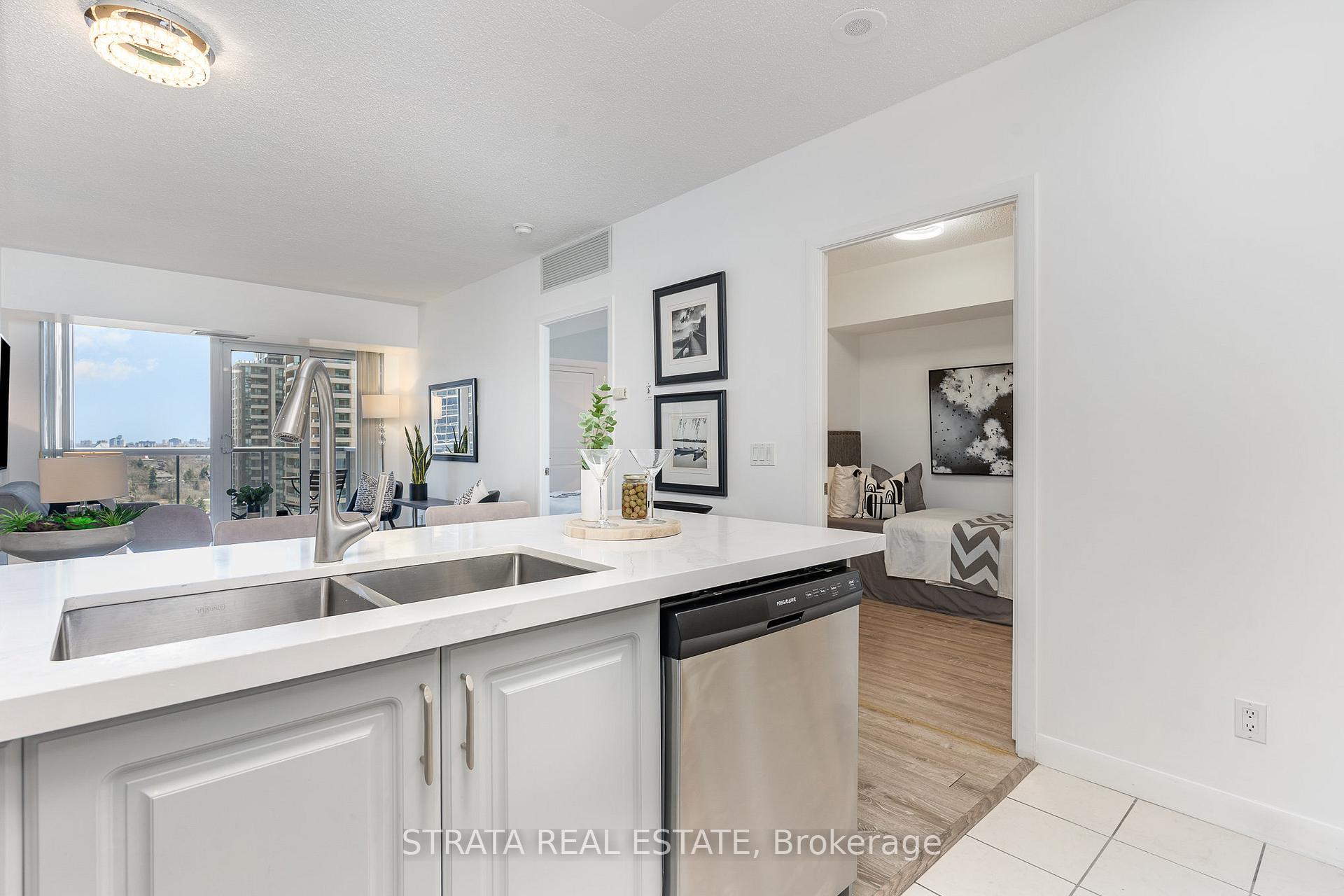 3 Bedrooms Condo at 4978 Yonge, Toronto For sale