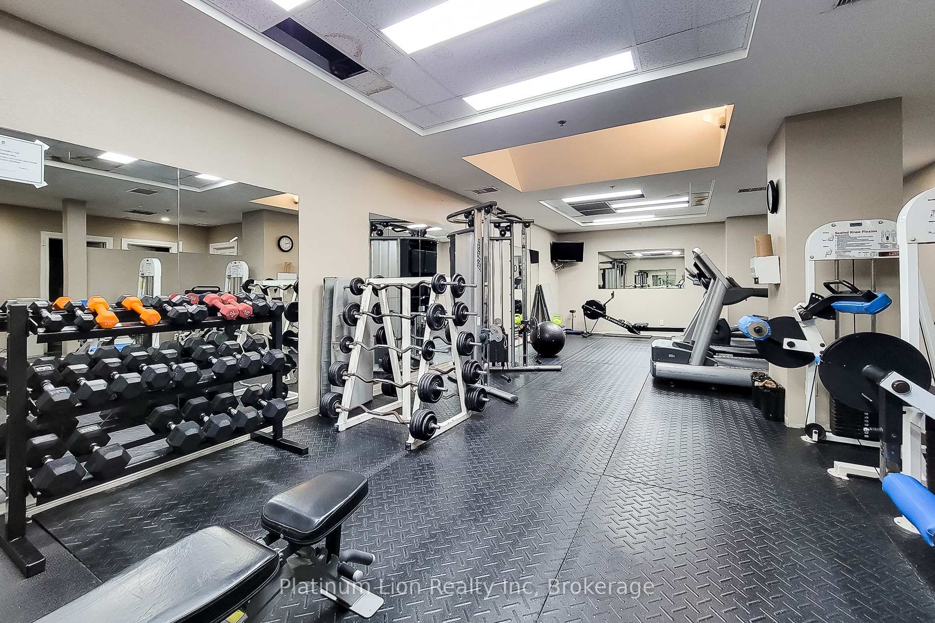 2 Bedrooms Condo at 135 James,  Hamilton For sale
