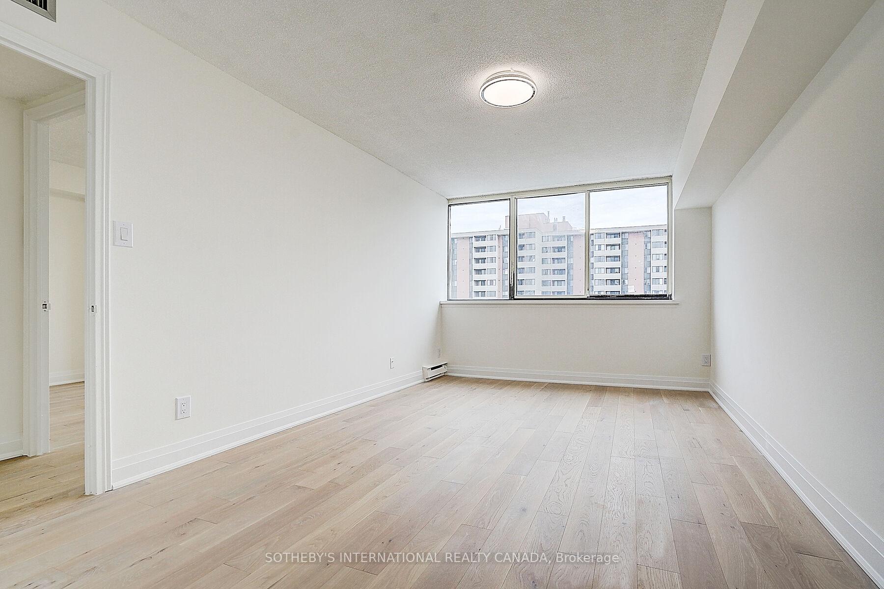 2 Bedrooms Condo at 1240 Marlborough, Oakville For sale