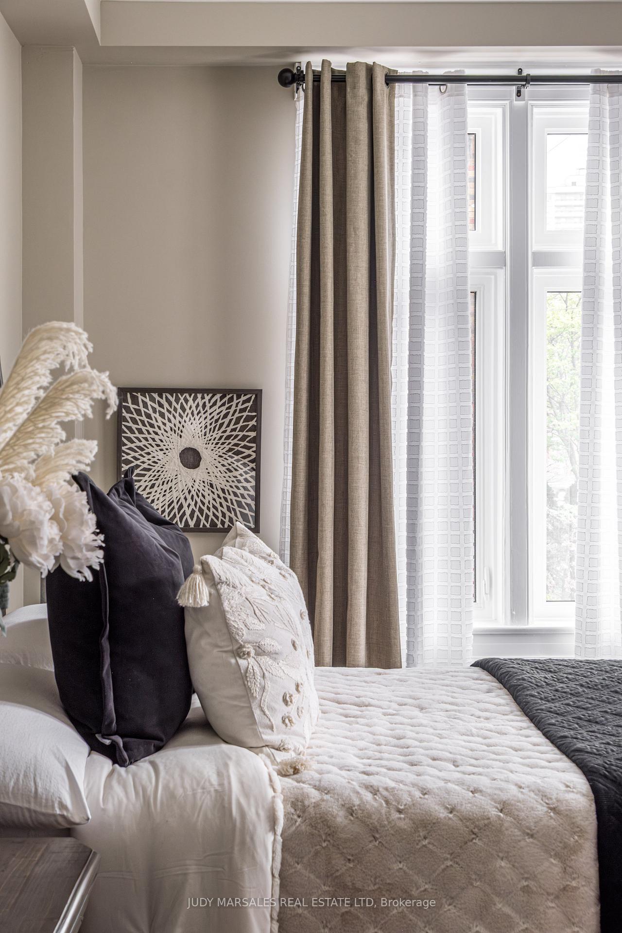 2 Bedrooms Condo at 86 Herkimer,  Hamilton For sale