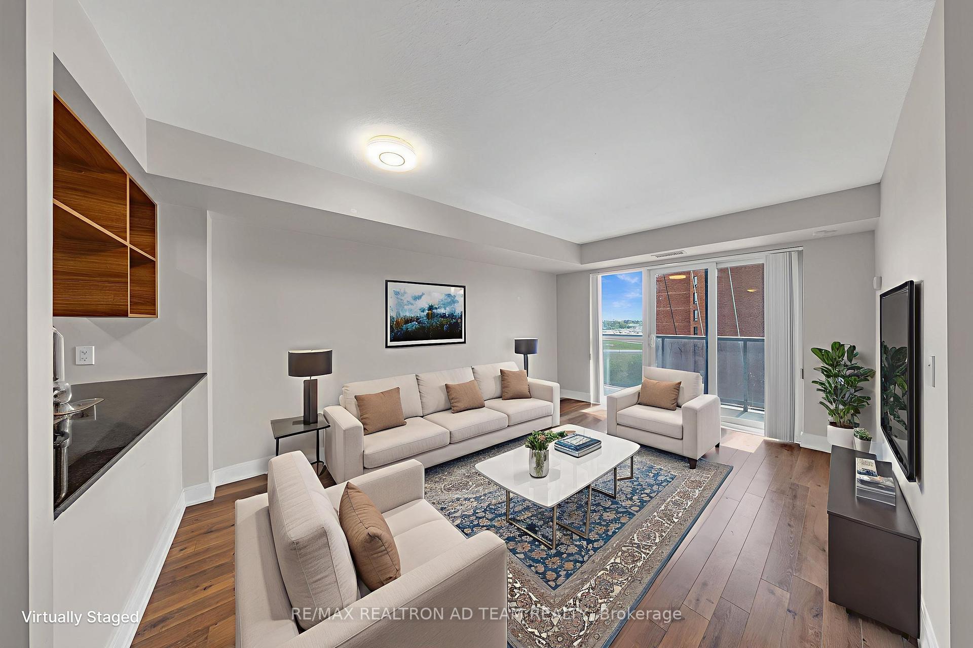 2 Bedrooms Condo at 125 Village Green, Toronto For sale