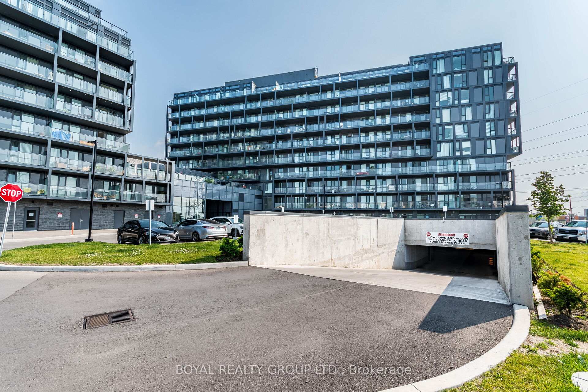 2 Bedrooms Condo at 3200 Dakota Common, Burlington For sale