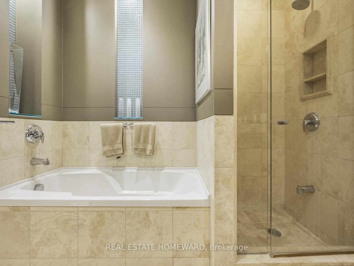 2 Bedrooms Condo at 48 St Clair, Toronto For sale