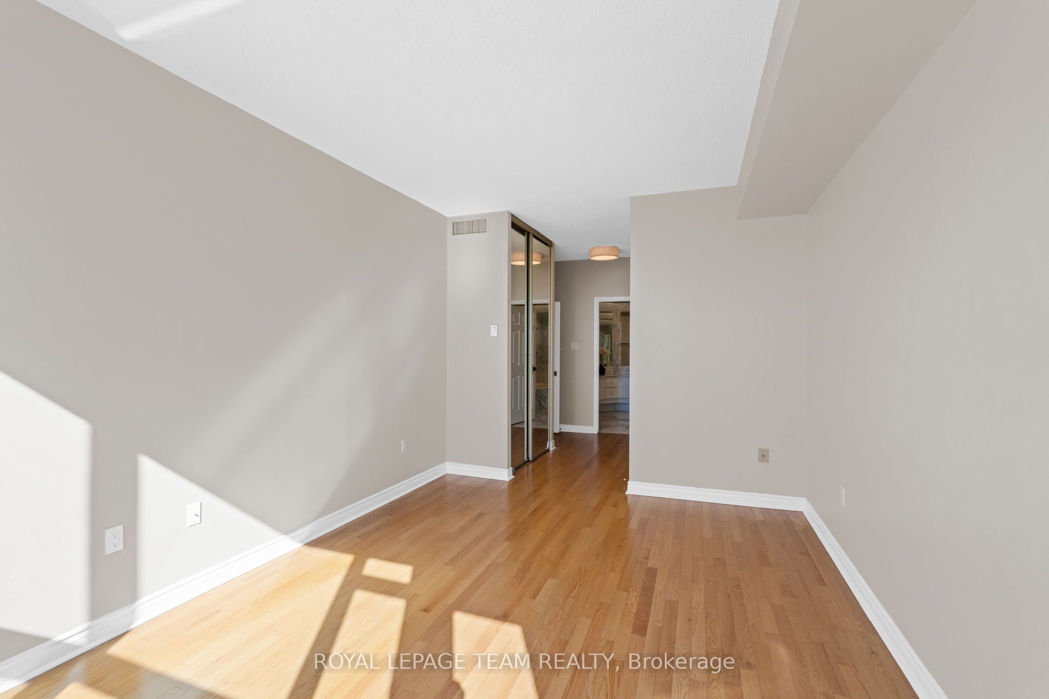 1480 Riverside Drive, #407