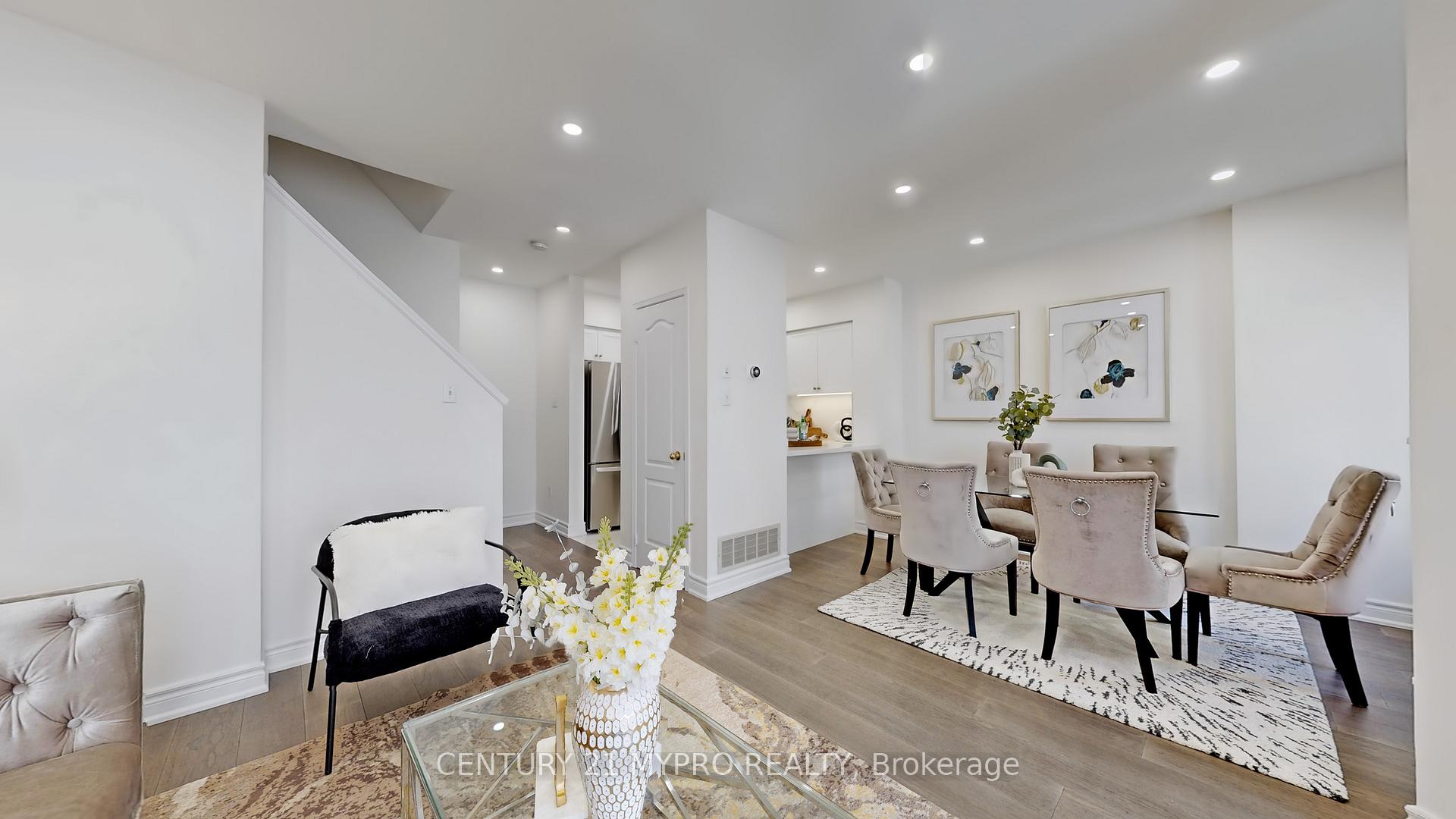 3 Bedrooms Condo at 735 New Westminster,  Vaughan For sale
