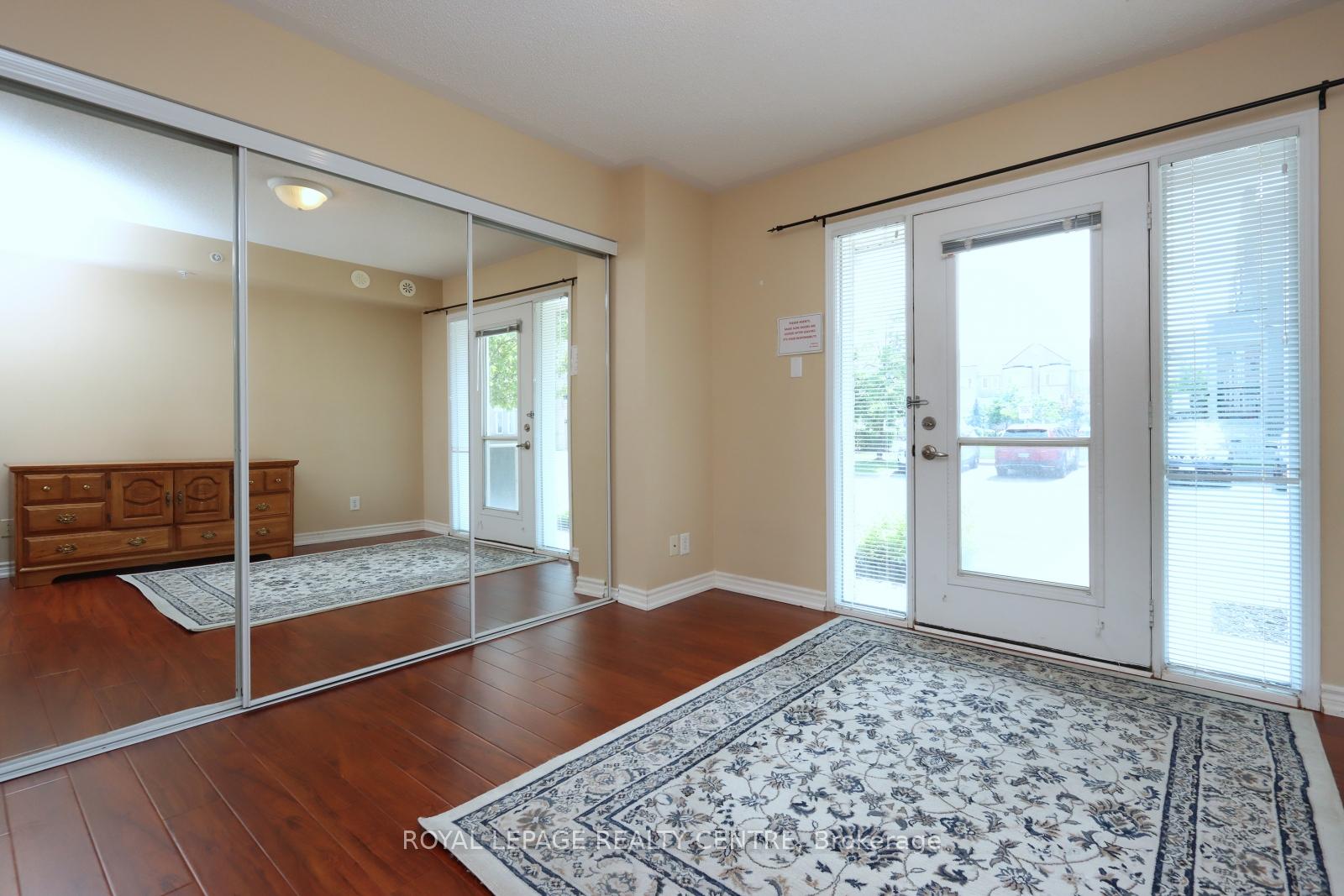 2 Bedrooms Condo at 5100 Winston Churchill, Mississauga For sale