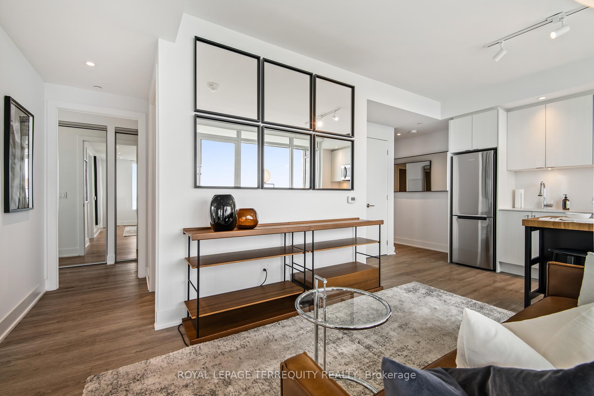 3 Bedrooms Condo at 1926 Lake Shore, Toronto For sale