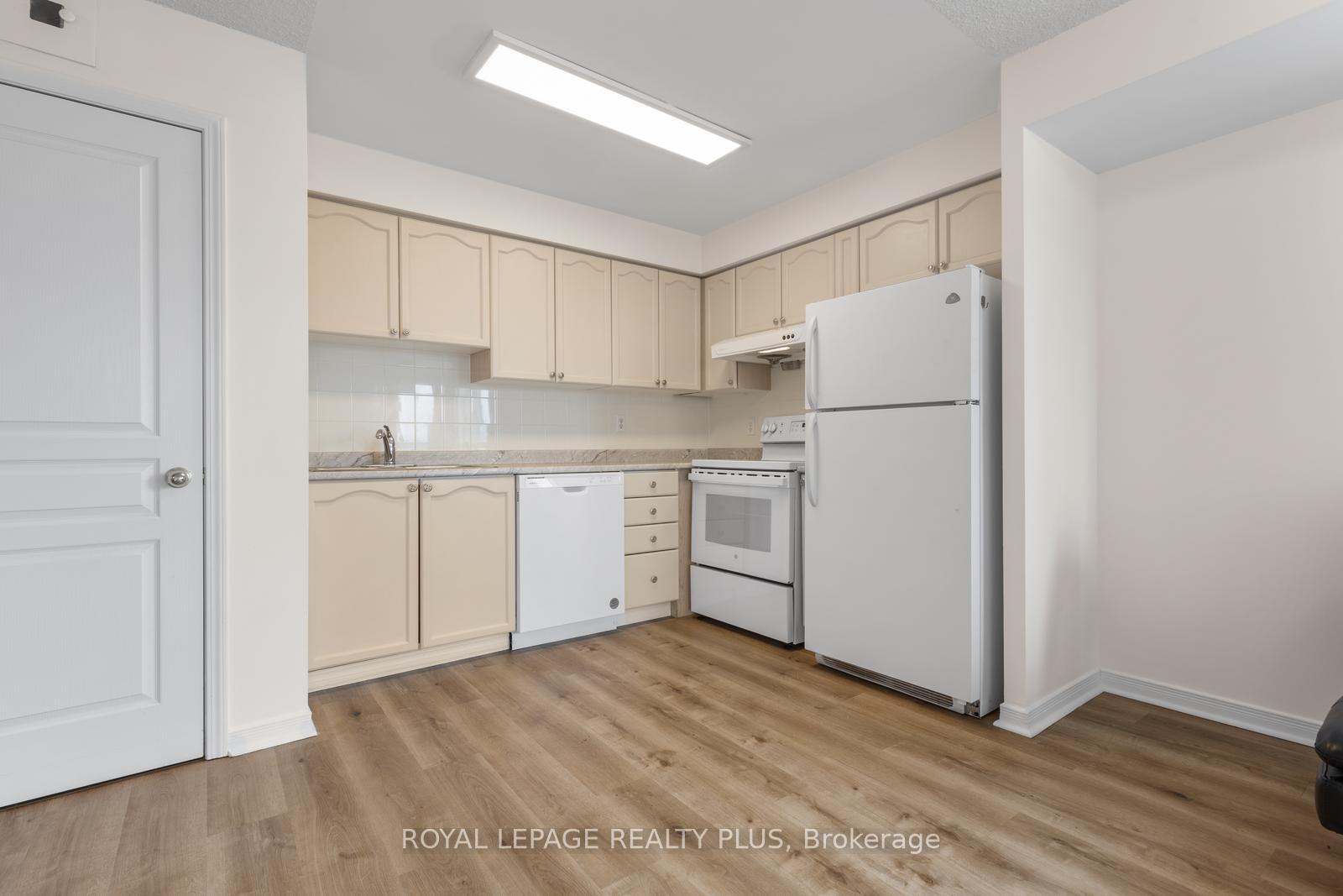 1 Bedroom Condo at 2545 Erin Centre,  Mississauga For sale