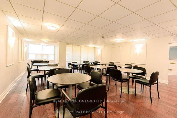 3 Bedrooms Condo at 716 The West Mall, Toronto For sale