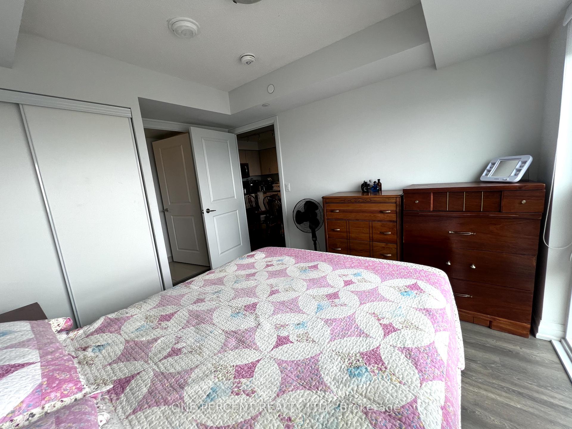 2 Bedrooms Condo at 20 Meadowglen, Toronto For sale