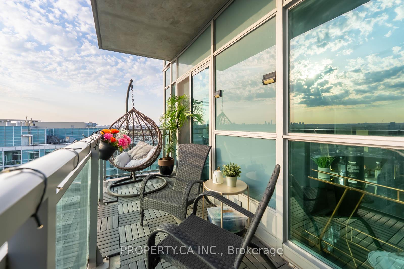 2 Bedrooms Condo at 165 Legion, Toronto For sale