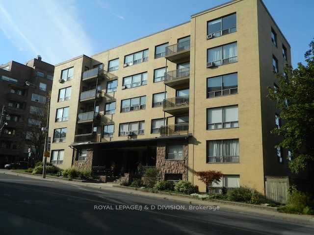 740 Eglinton